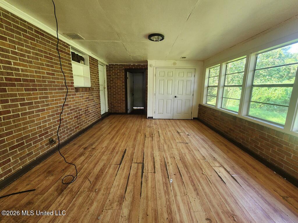 907 W Hinton Avenue Property Photo 8