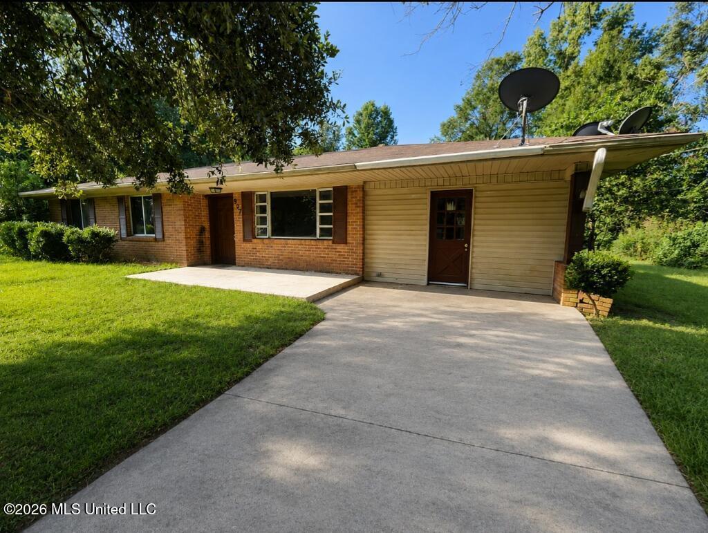 907 W Hinton Avenue Property Photo 10