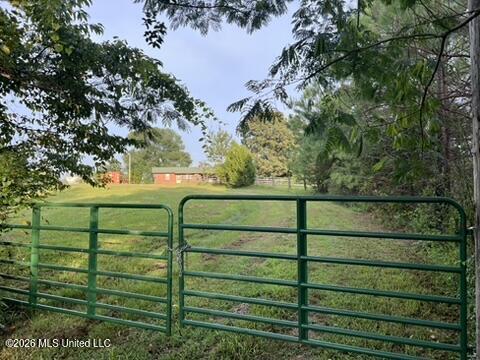 873 Glass Road Property Photo 3