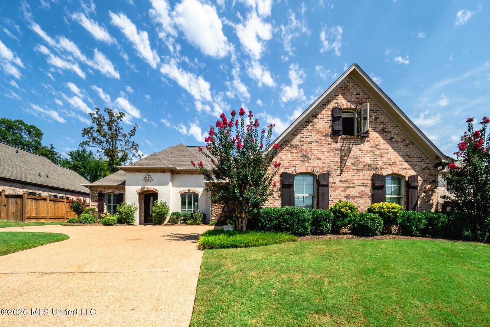 103 Deer Hollow Property Photo 2