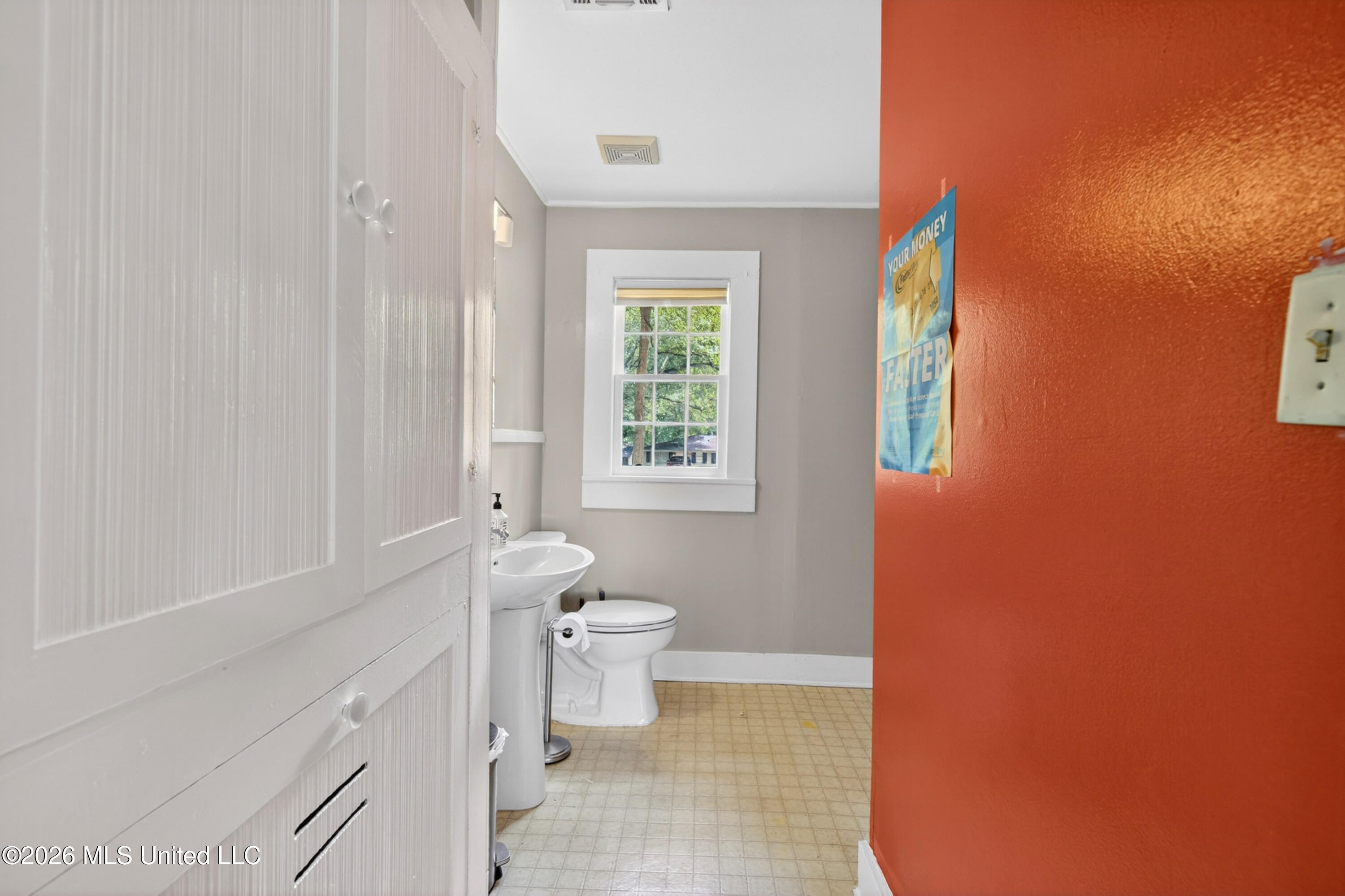 208 S 25th Avenue Property Photo 21
