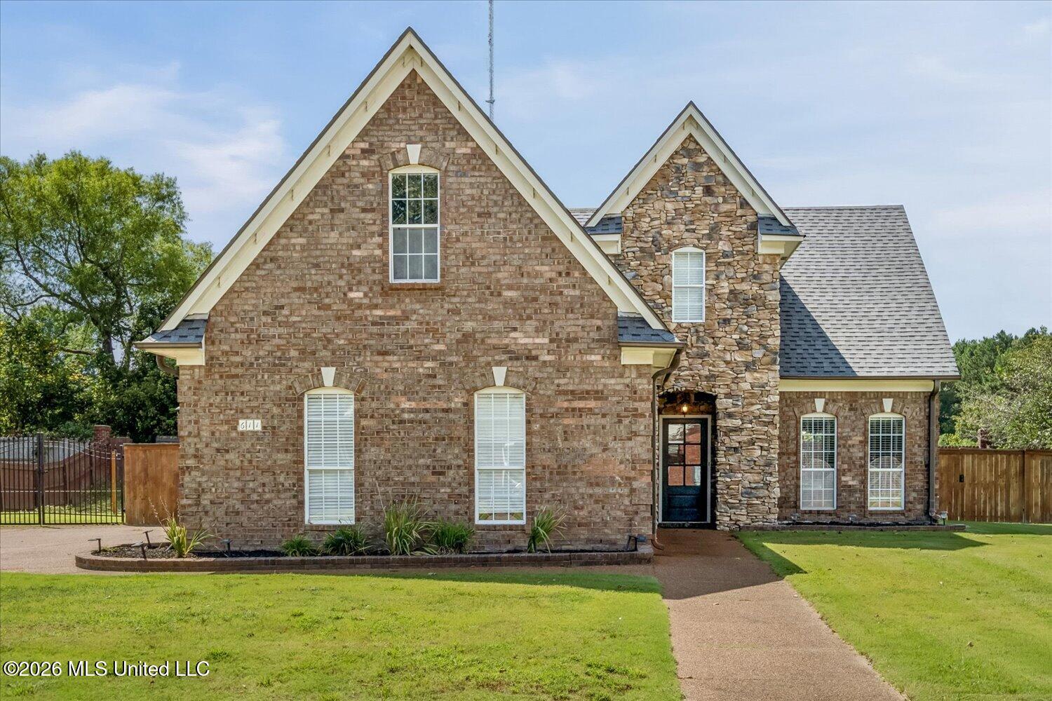 611 Ridge View Drive Property Photo 1