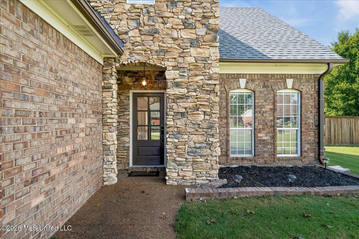 611 Ridge View Drive Property Photo 4