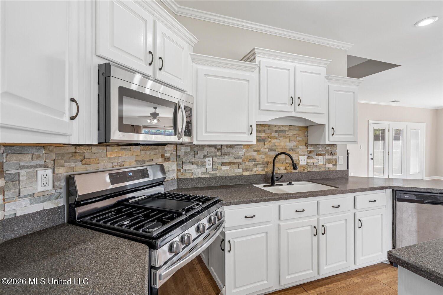 611 Ridge View Drive Property Photo 14