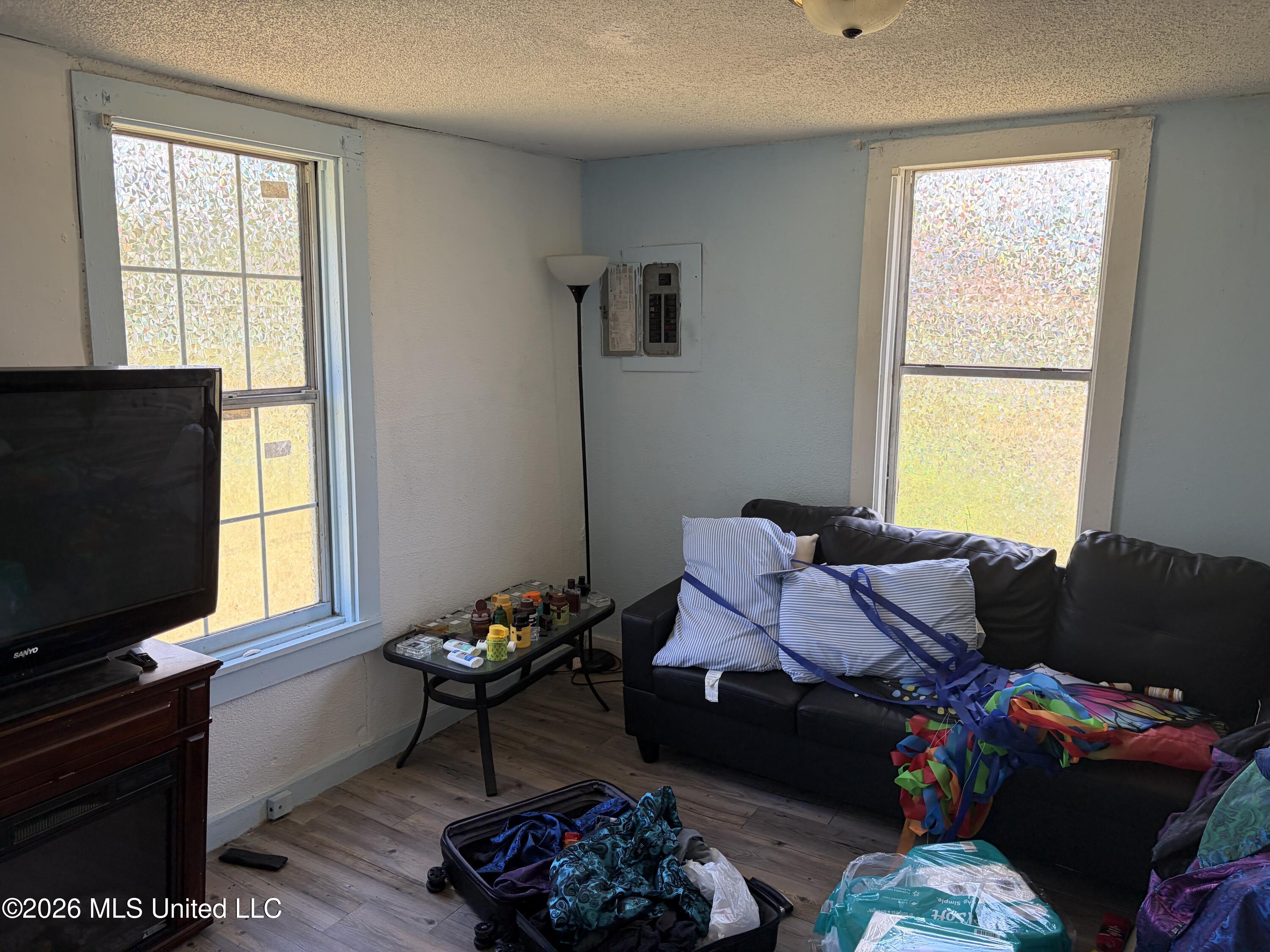 1913 35th Avenue Property Photo 3