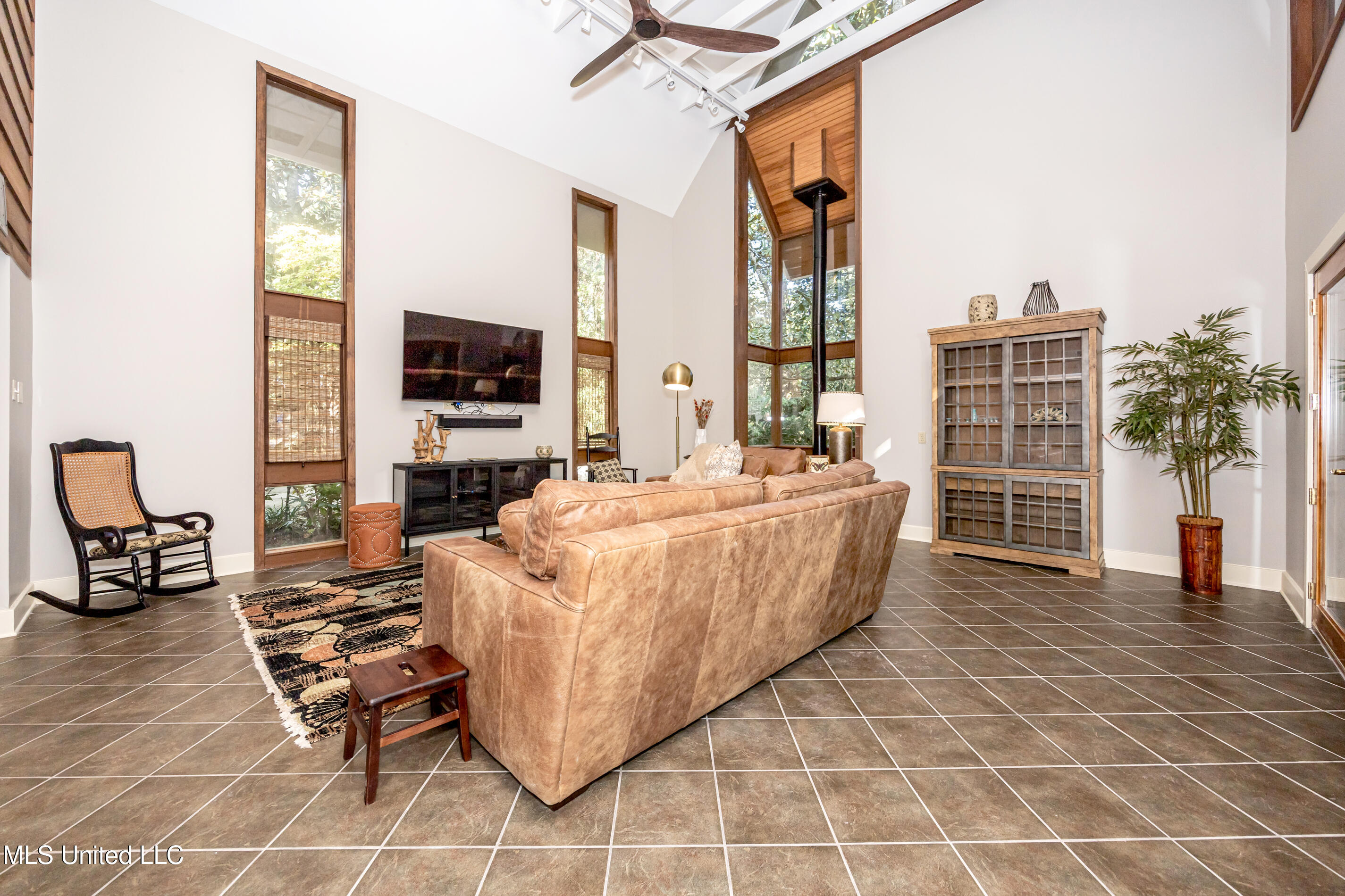 308 Lovers Lane Property Photo 14