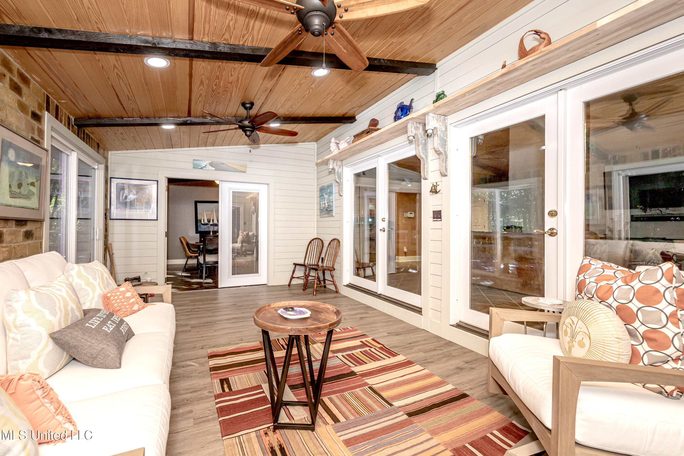 308 Lovers Lane Property Photo 46