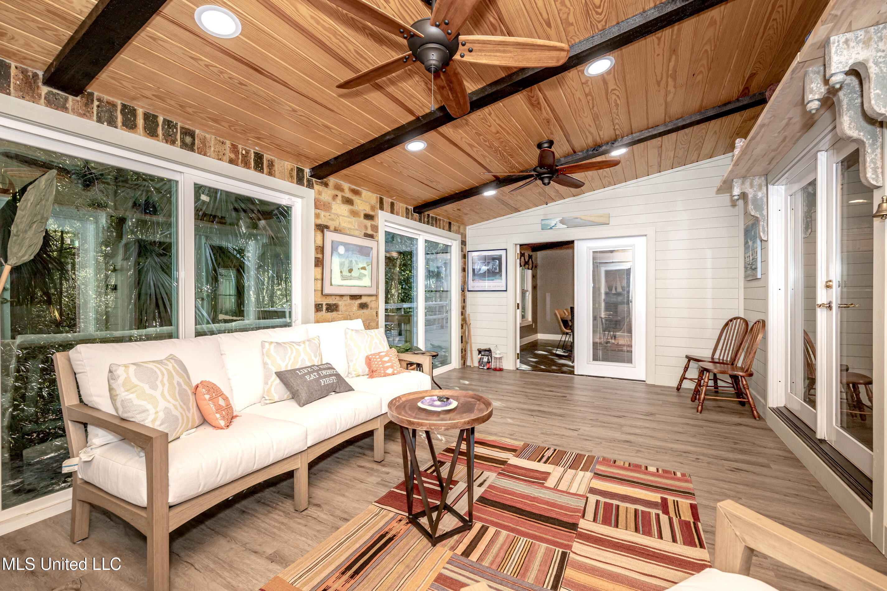 308 Lovers Lane Property Photo 47
