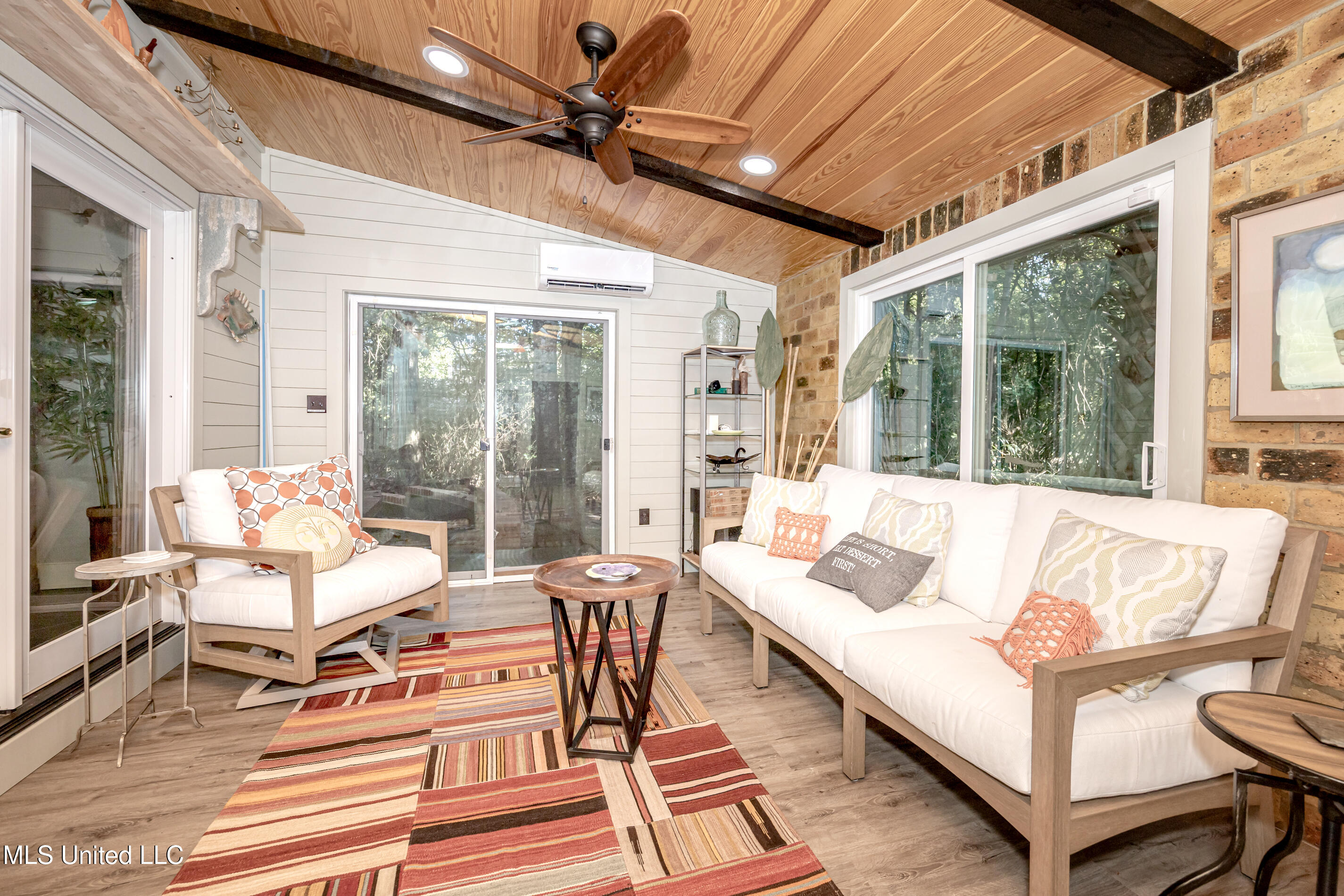 308 Lovers Lane Property Photo 49