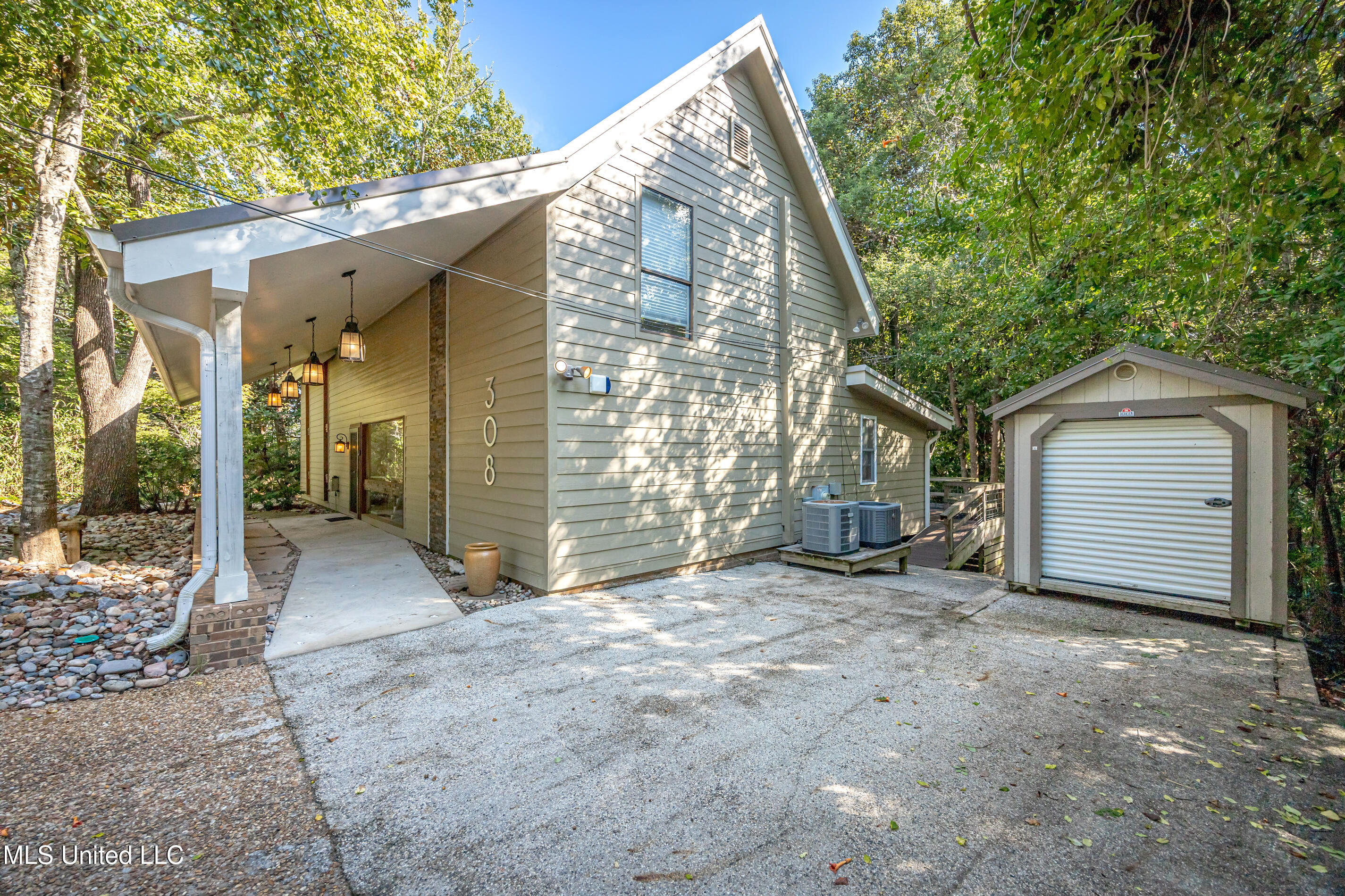 308 Lovers Lane Property Photo 67