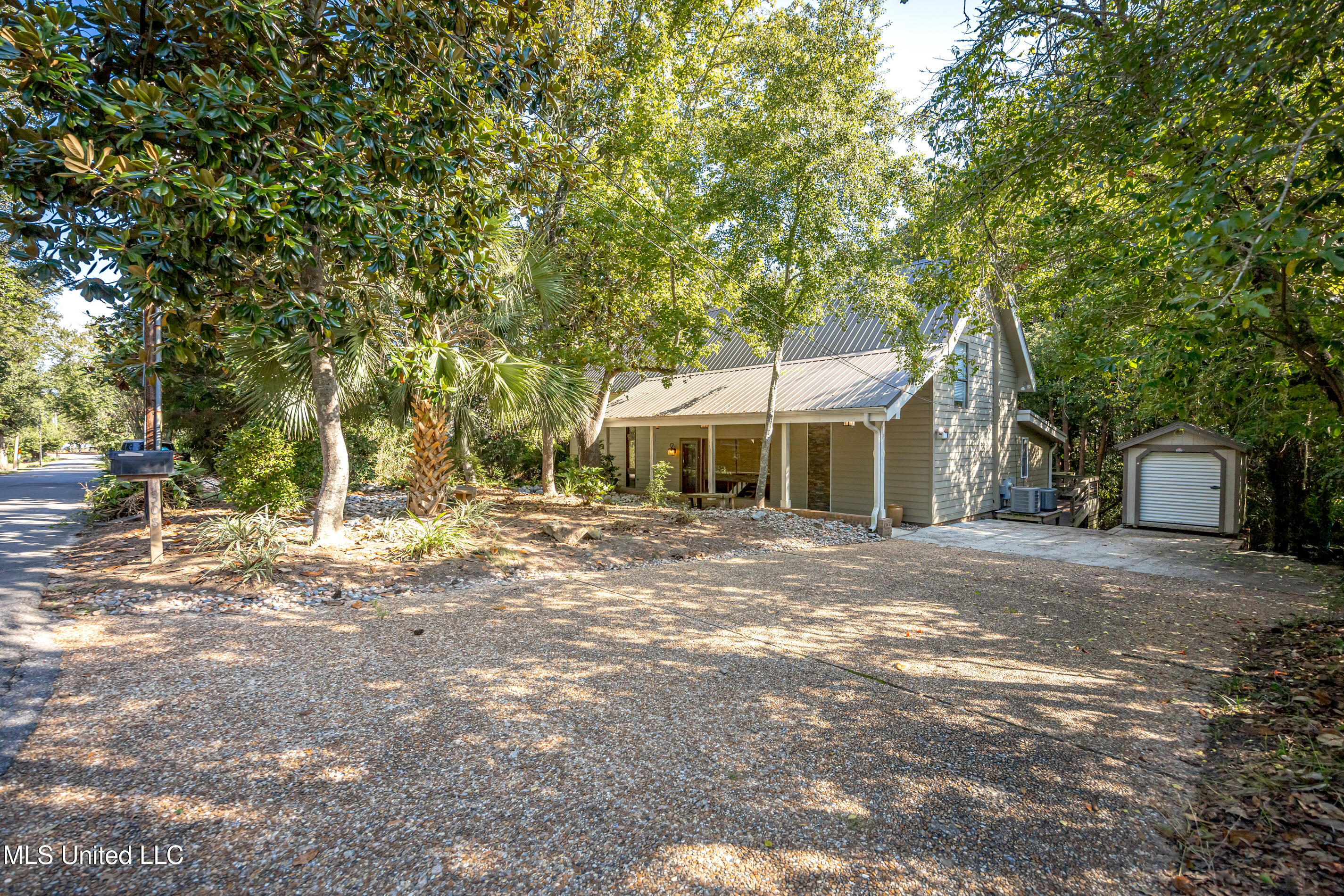 308 Lovers Lane Property Photo 68
