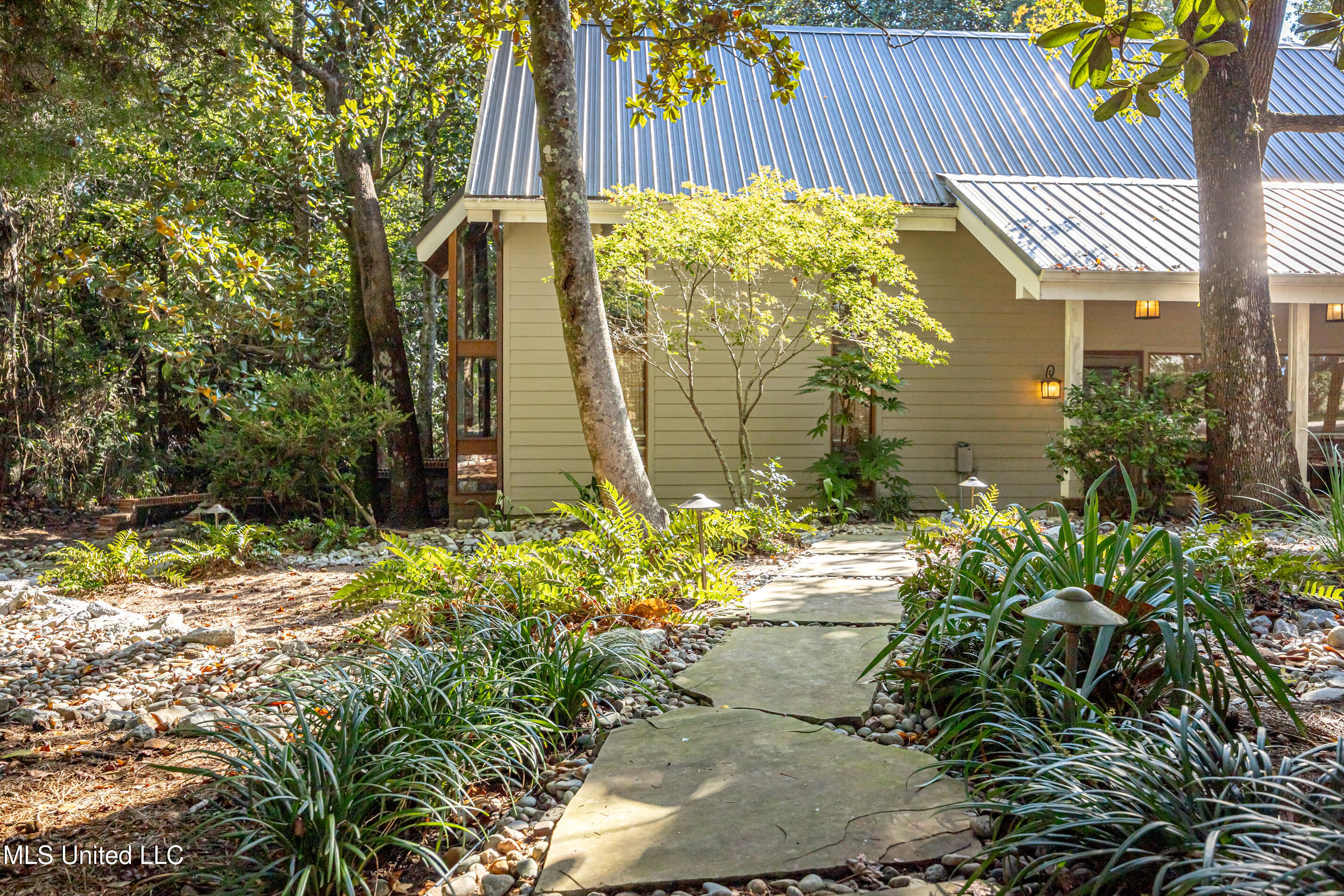 308 Lovers Lane Property Photo 79