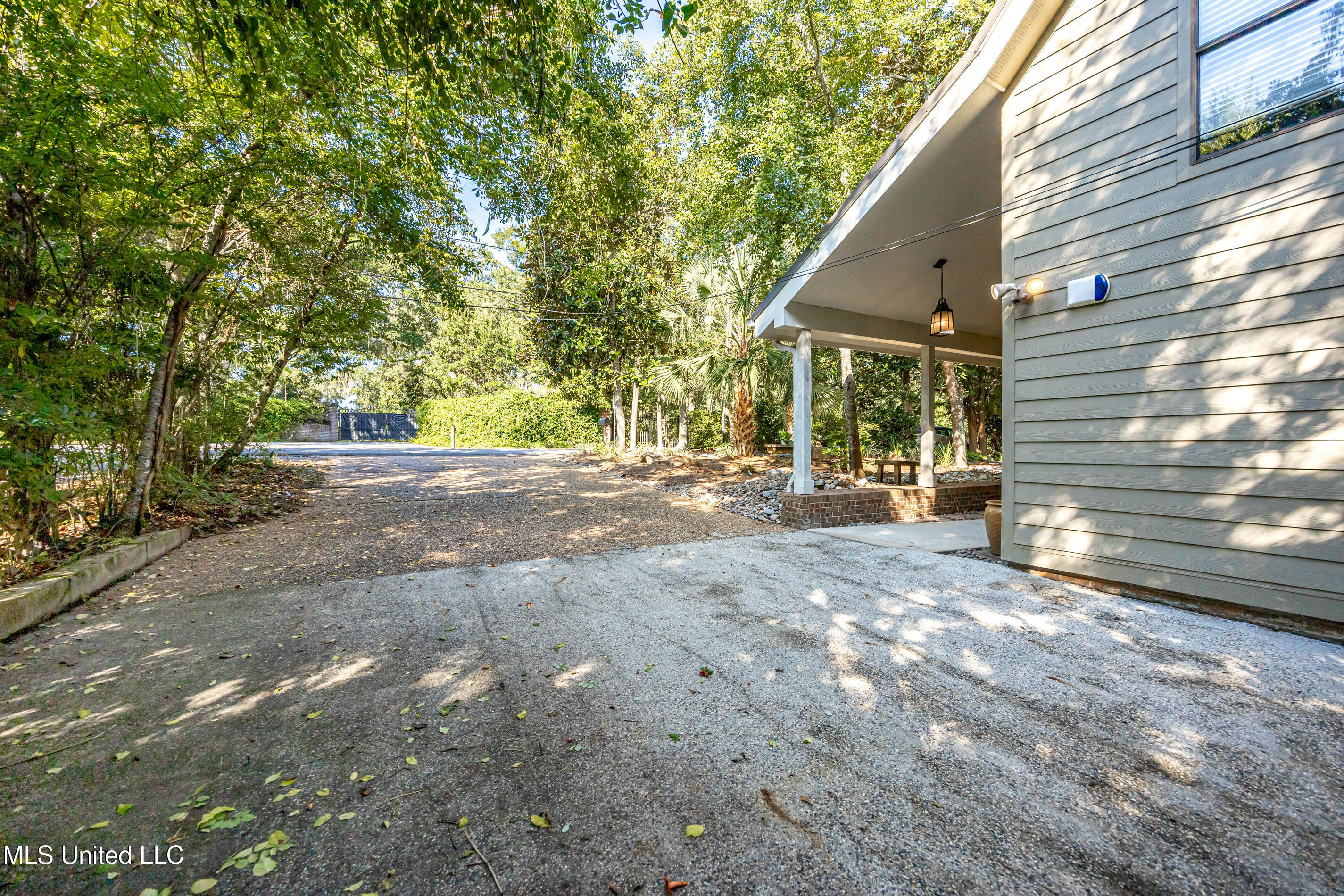 308 Lovers Lane Property Photo 86