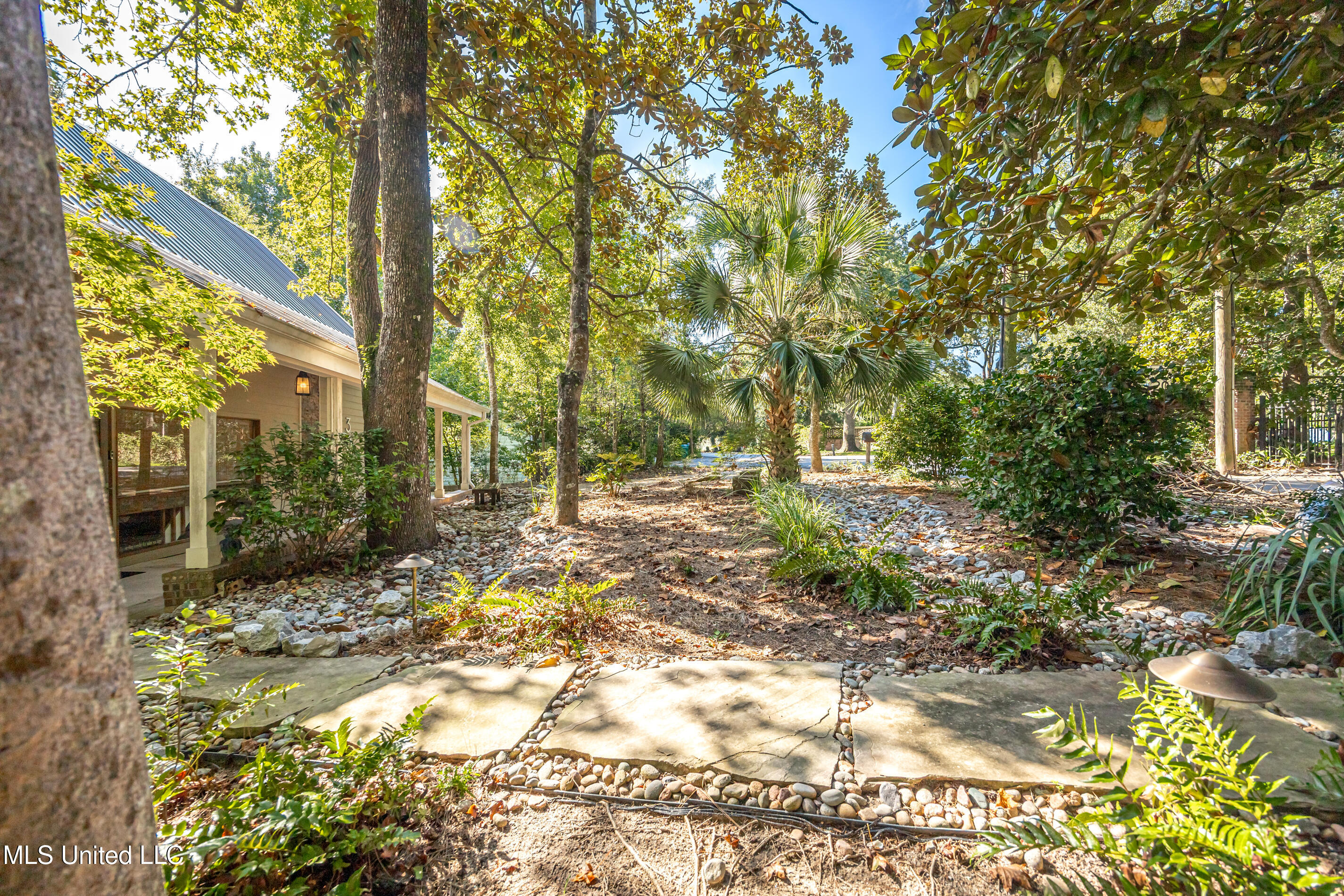 308 Lovers Lane Property Photo 87