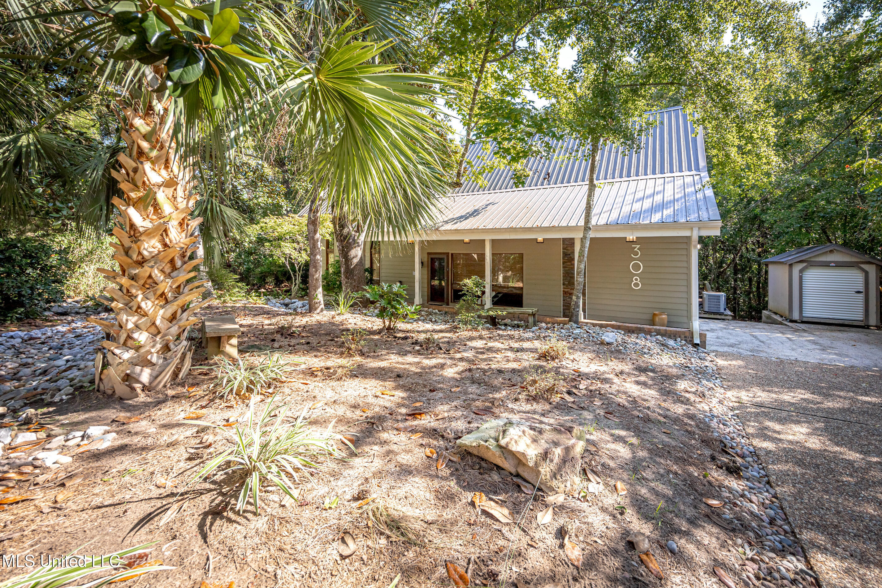 308 Lovers Lane Property Photo 90