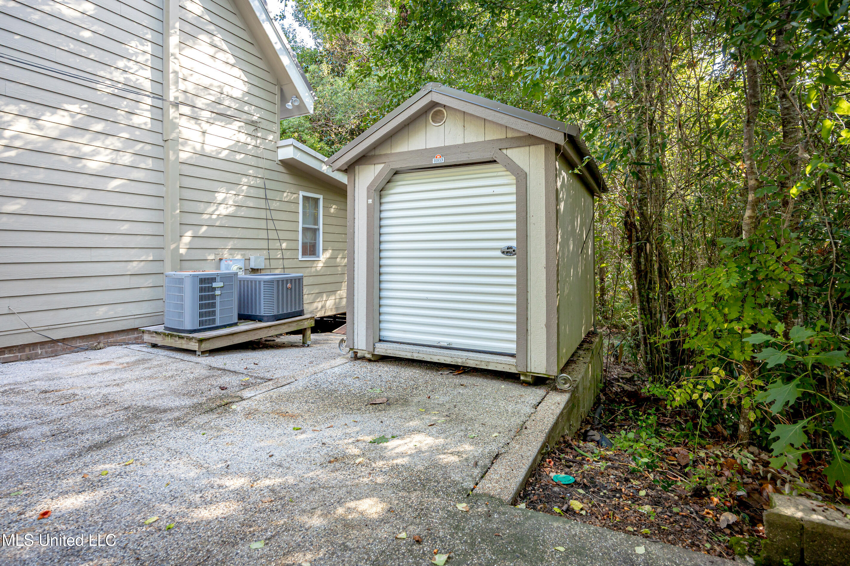 308 Lovers Lane Property Photo 93