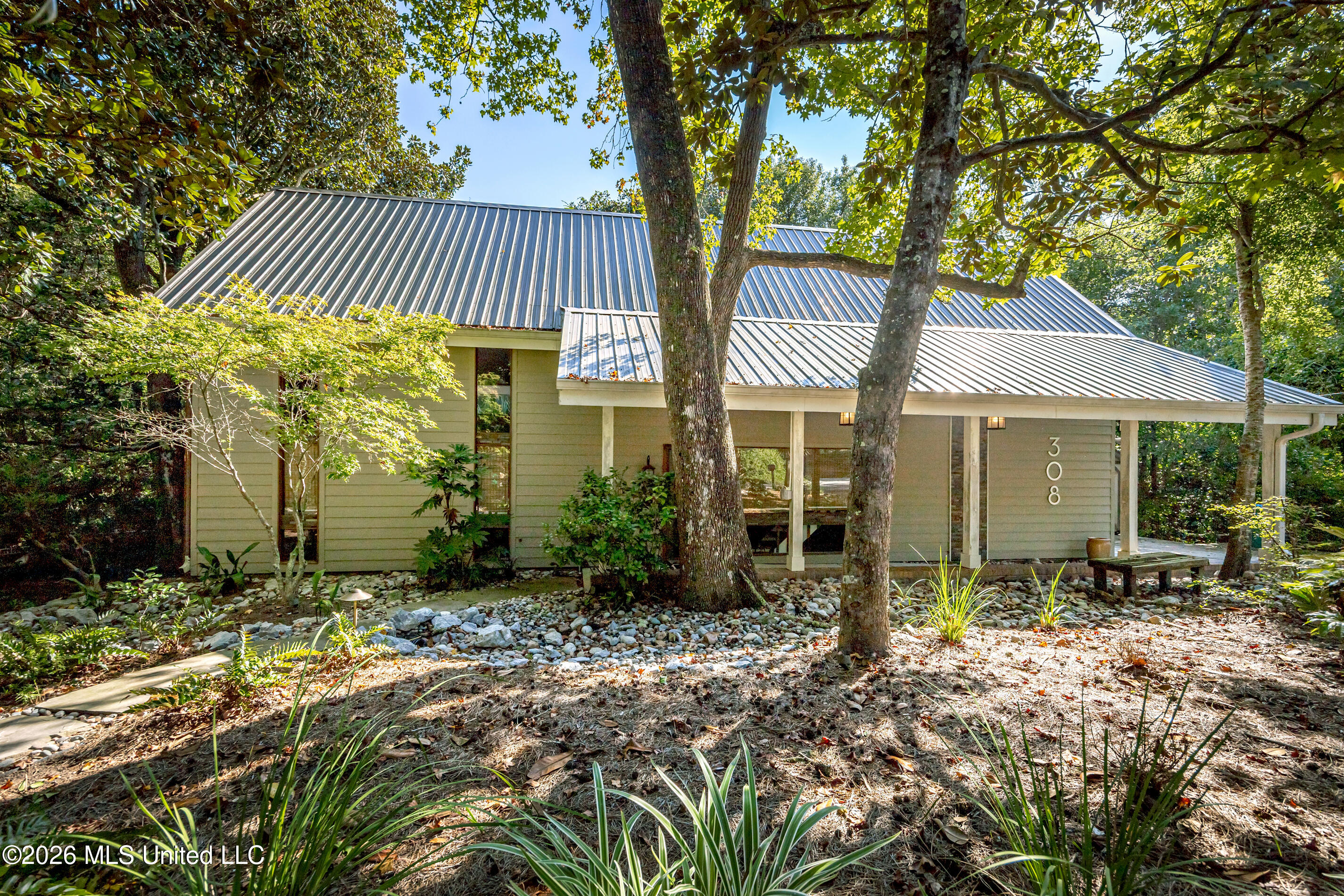 308 Lovers Lane Property Photo 95