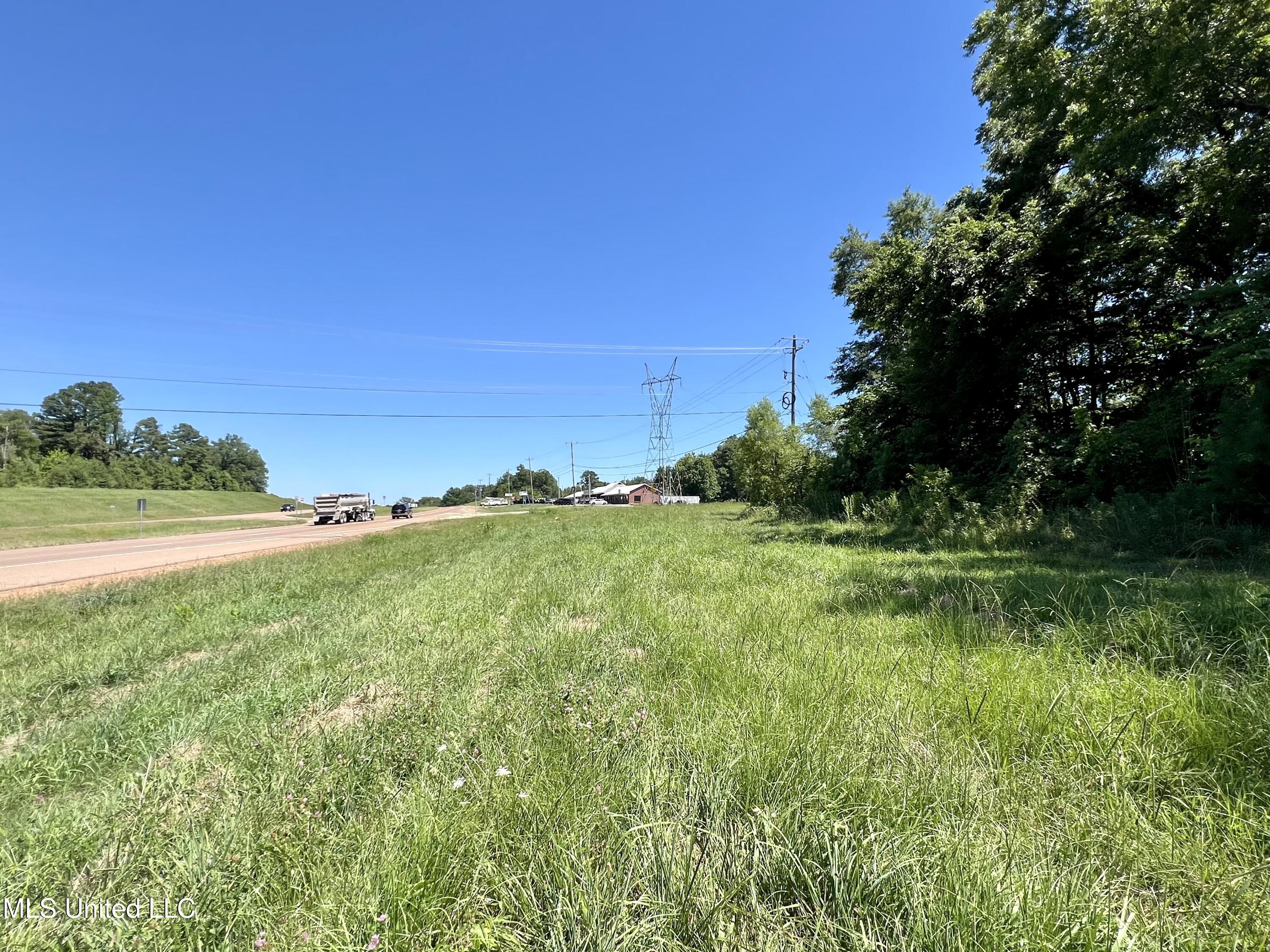 Hyline Drive Property Photo 2