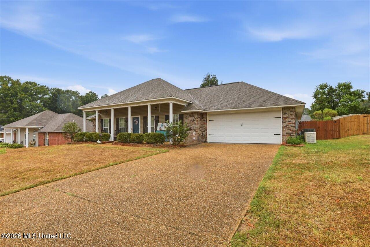 578 Eaglewood Drive Property Photo 3