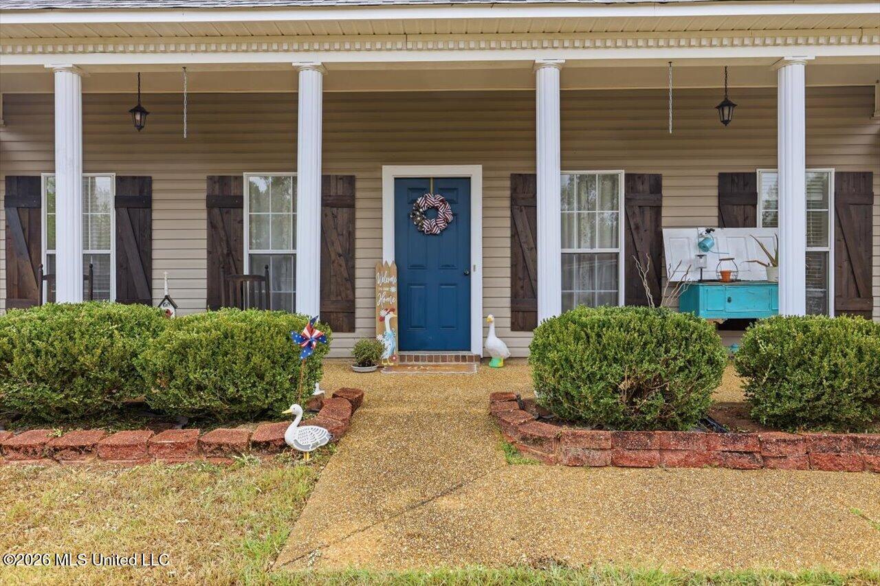 578 Eaglewood Drive Property Photo 4