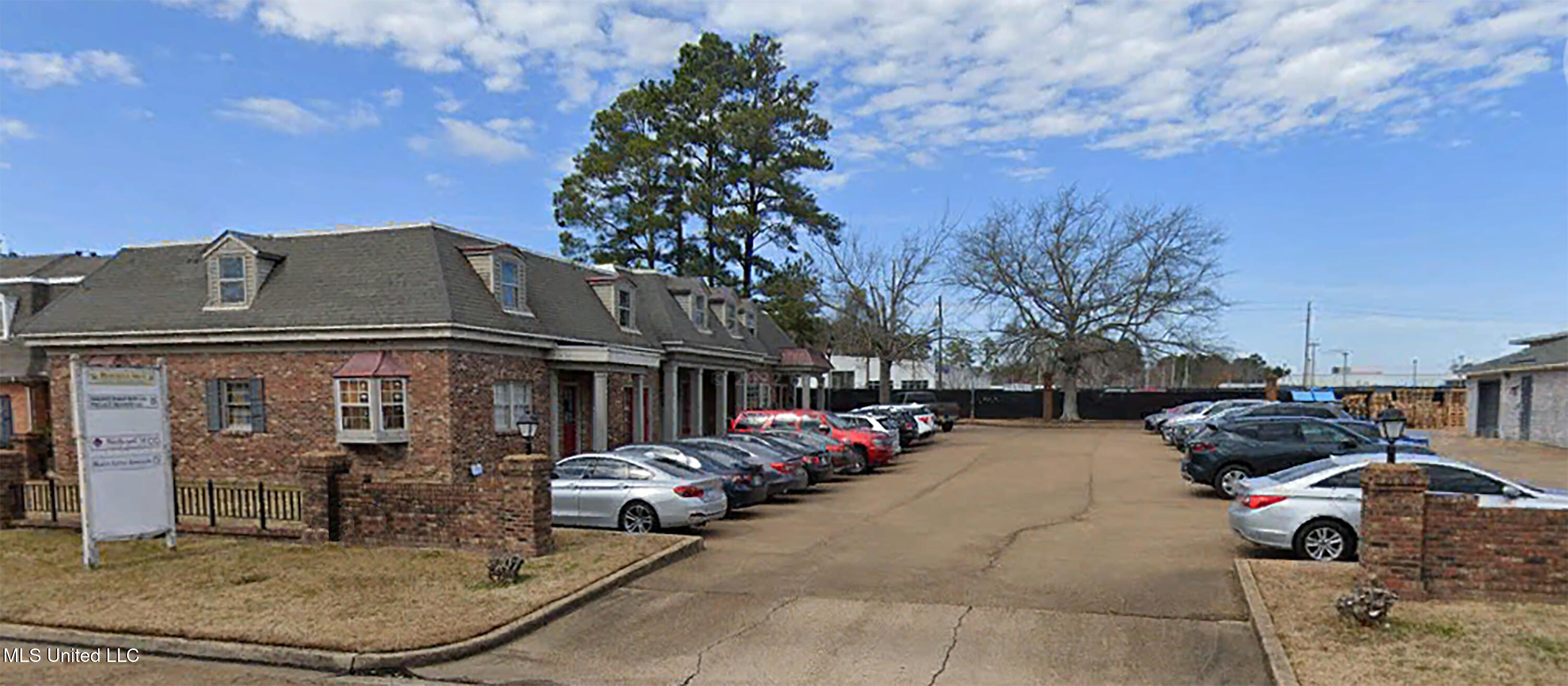 5440 Executive Place Property Photo 1