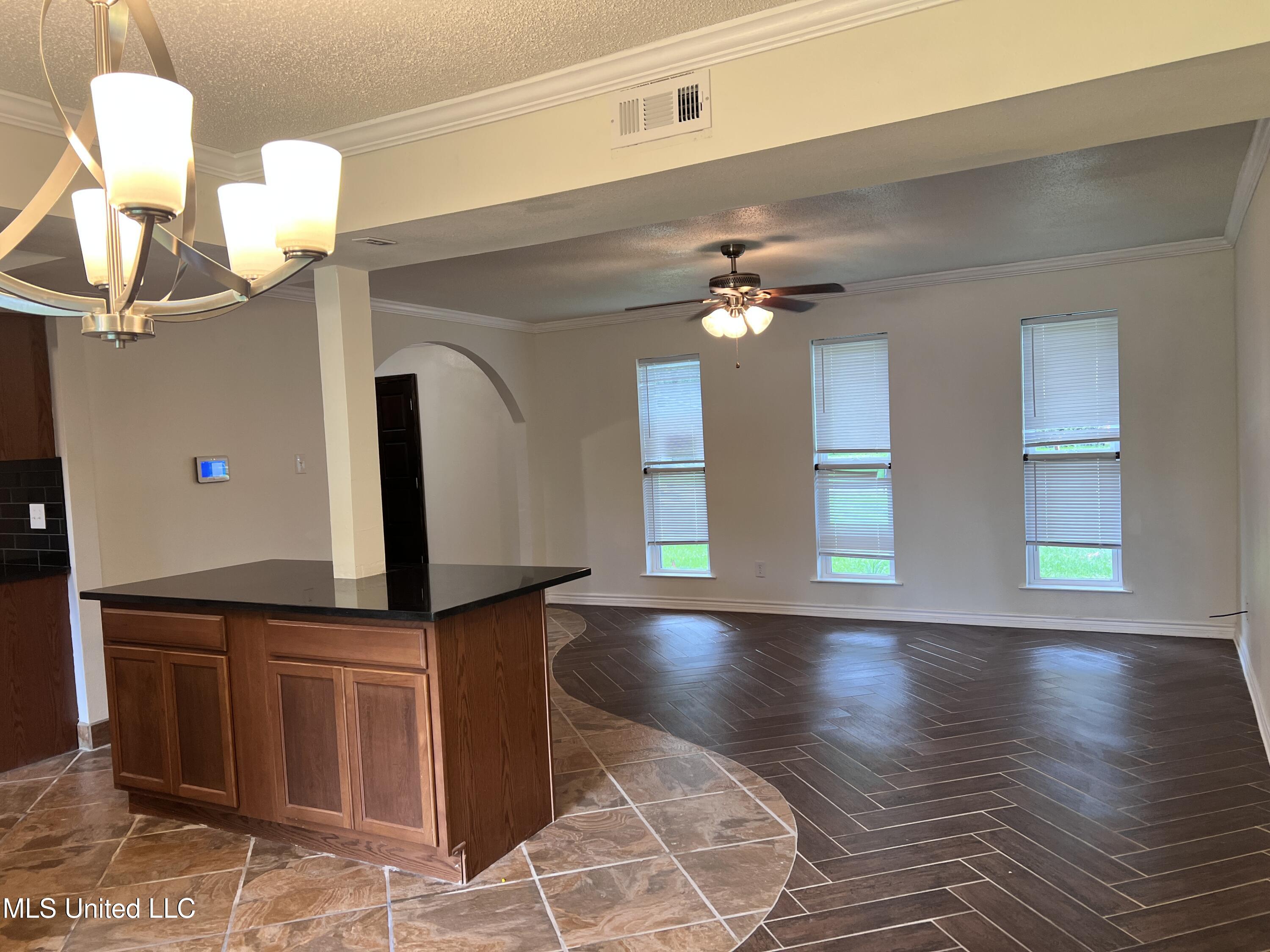 2418 Northridge Drive Property Photo 7