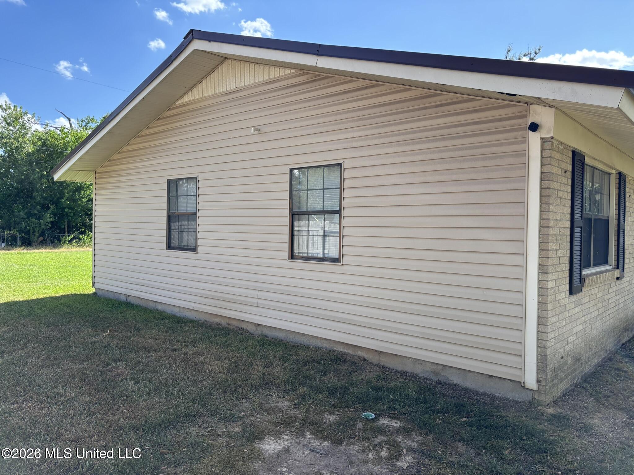 512 Rose Drive Property Photo 9