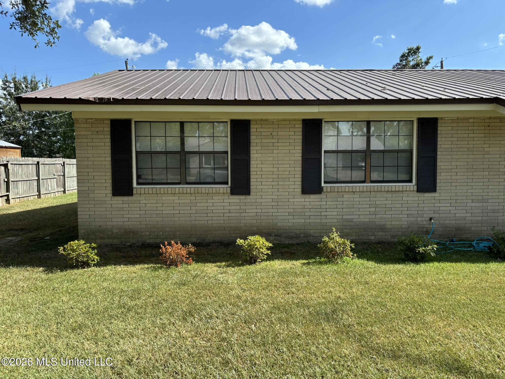512 Rose Drive Property Photo 11