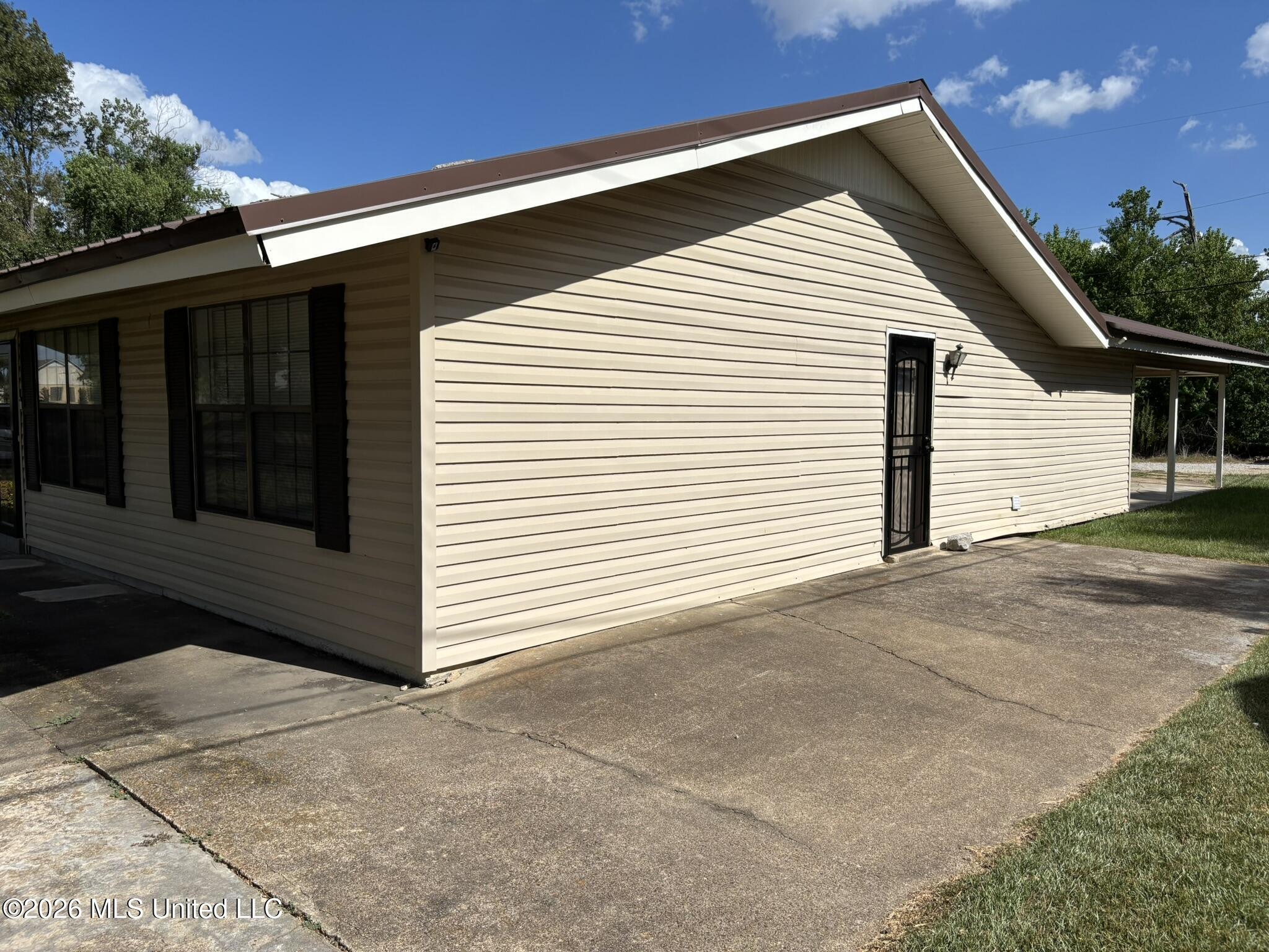 512 Rose Drive Property Photo 15