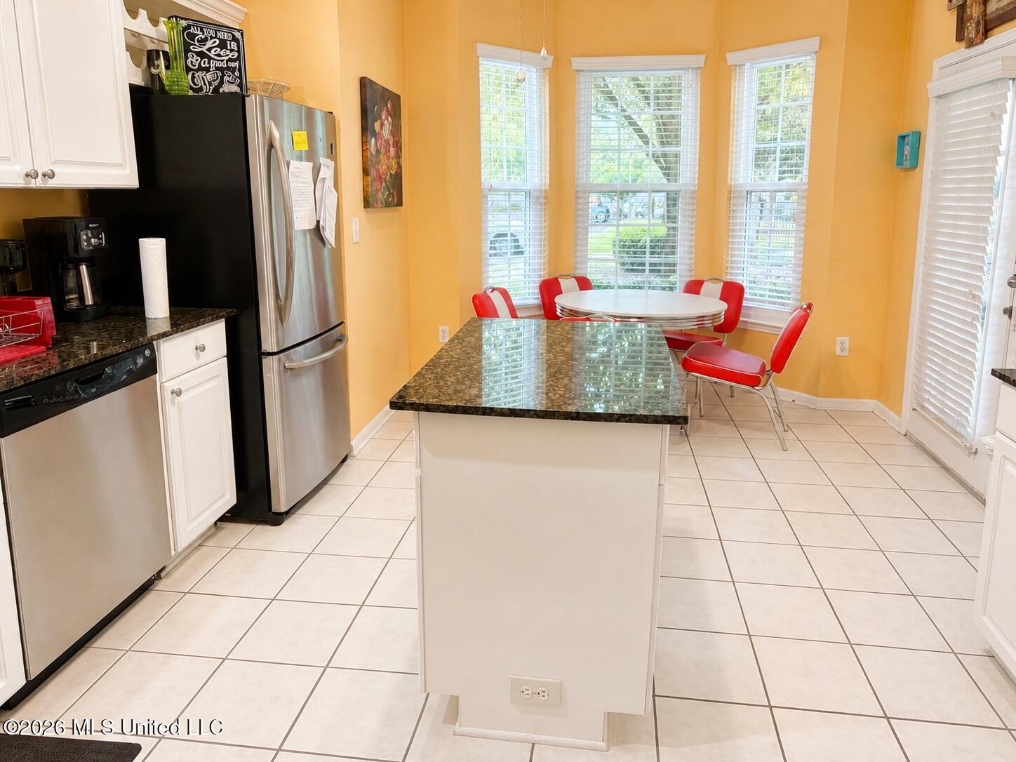 2252 Beach Drive Property Photo 11