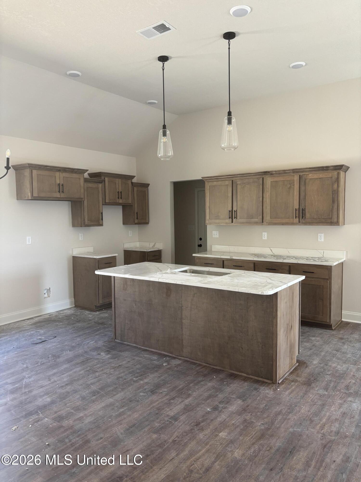 7205 Fairmont Pl Cove Property Photo 4