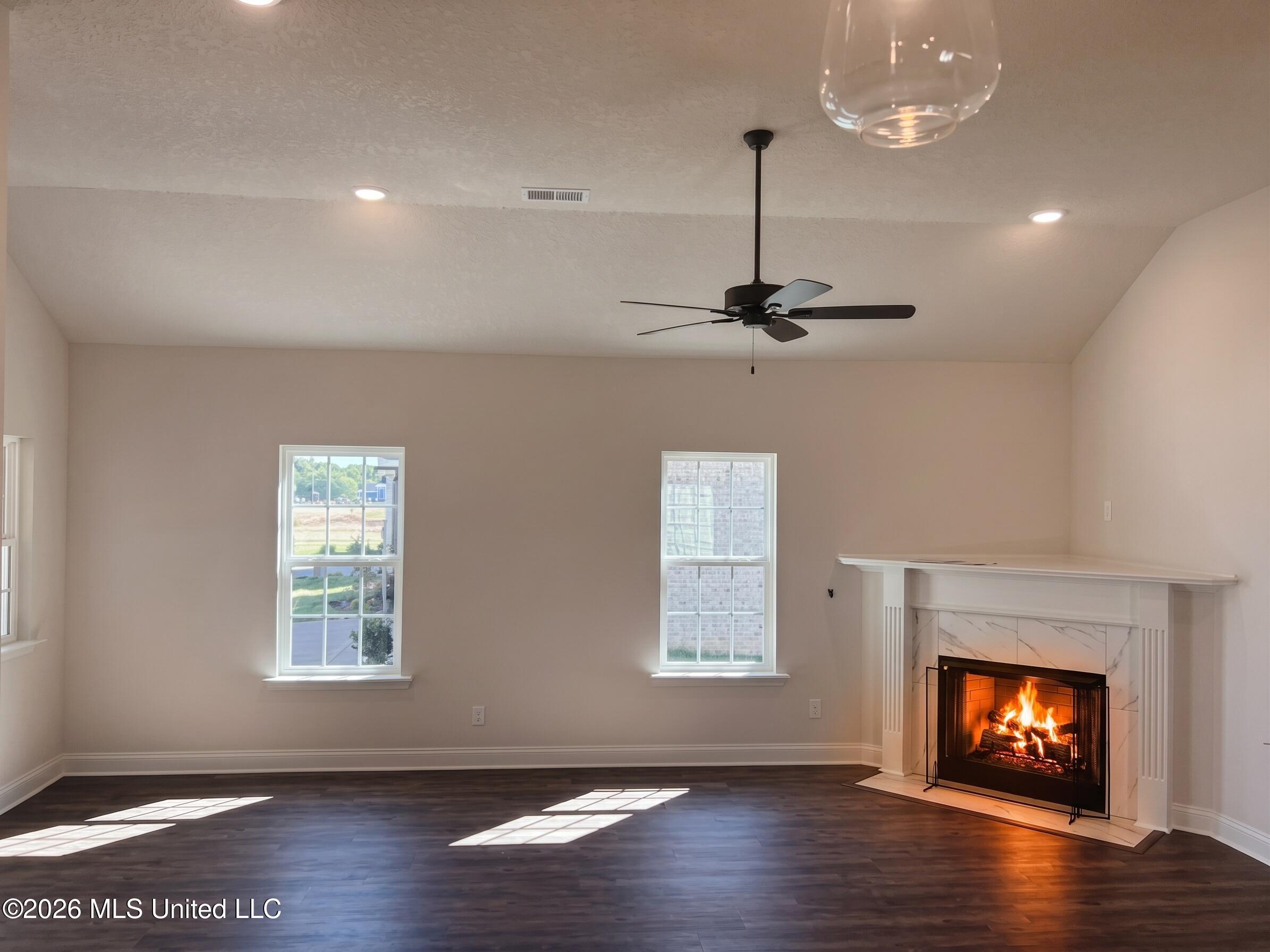 7205 Fairmont Pl Cove Property Photo 4
