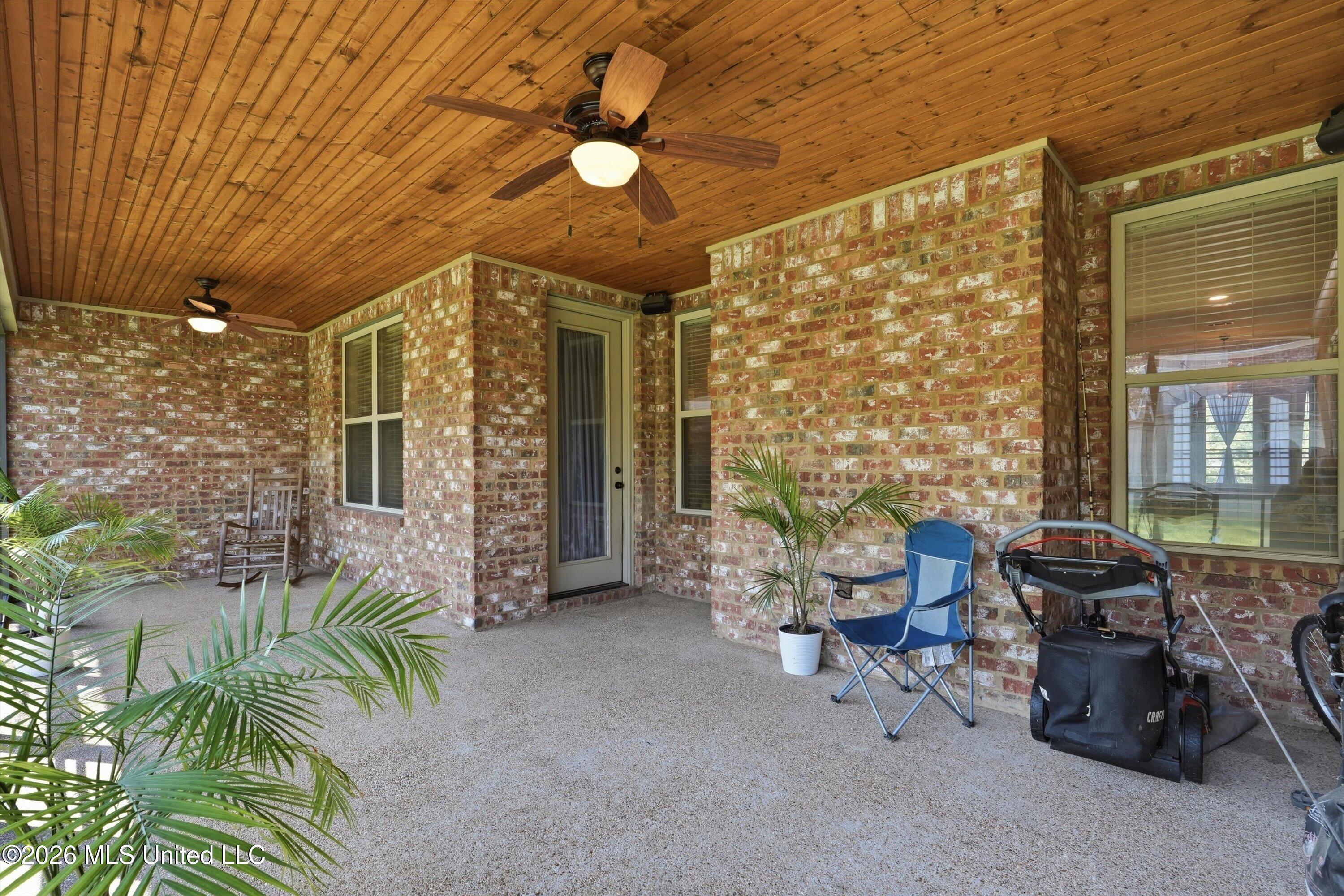 202 Carmichael Boulevard Property Photo 6