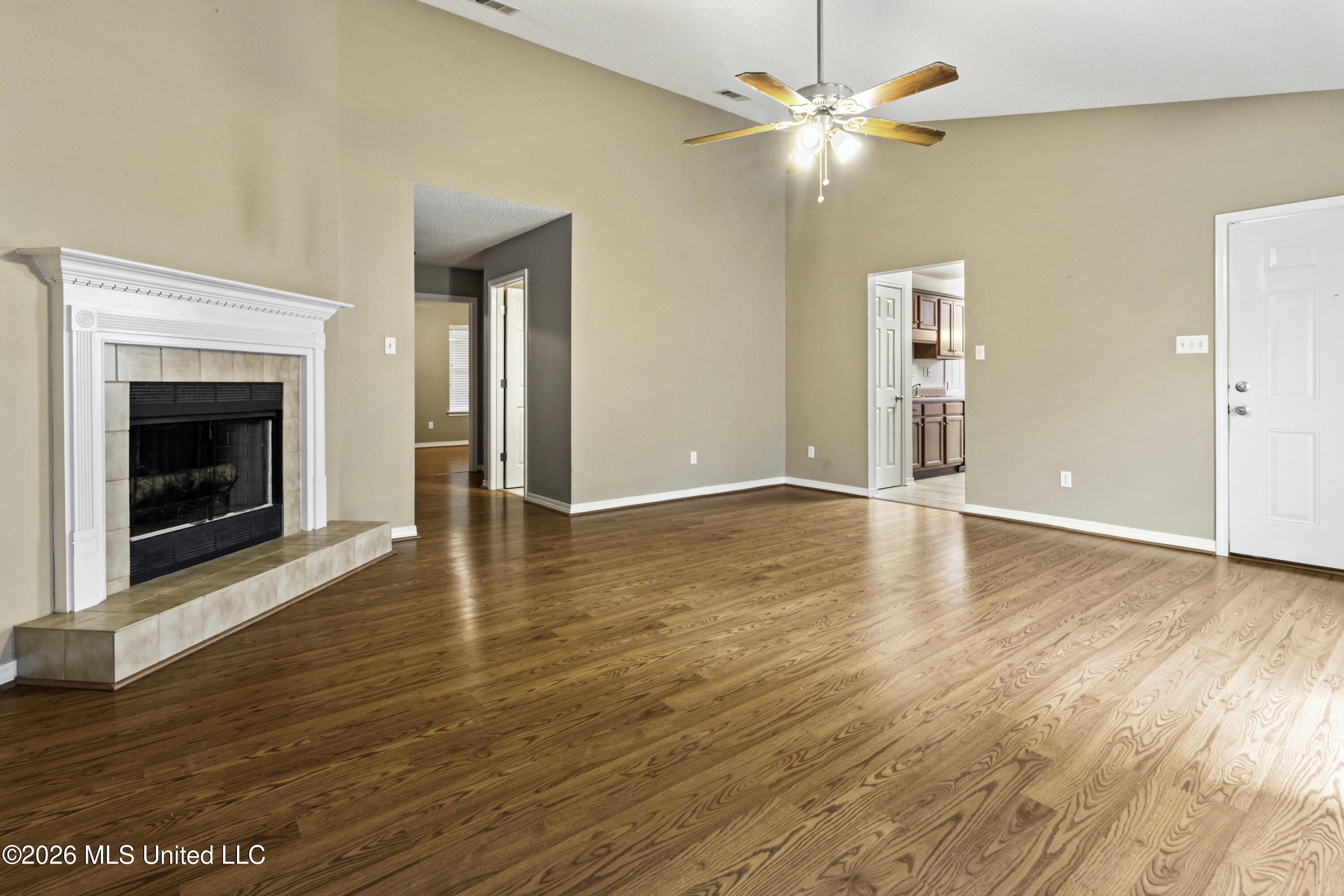 9534 Laa La Court Property Photo 3