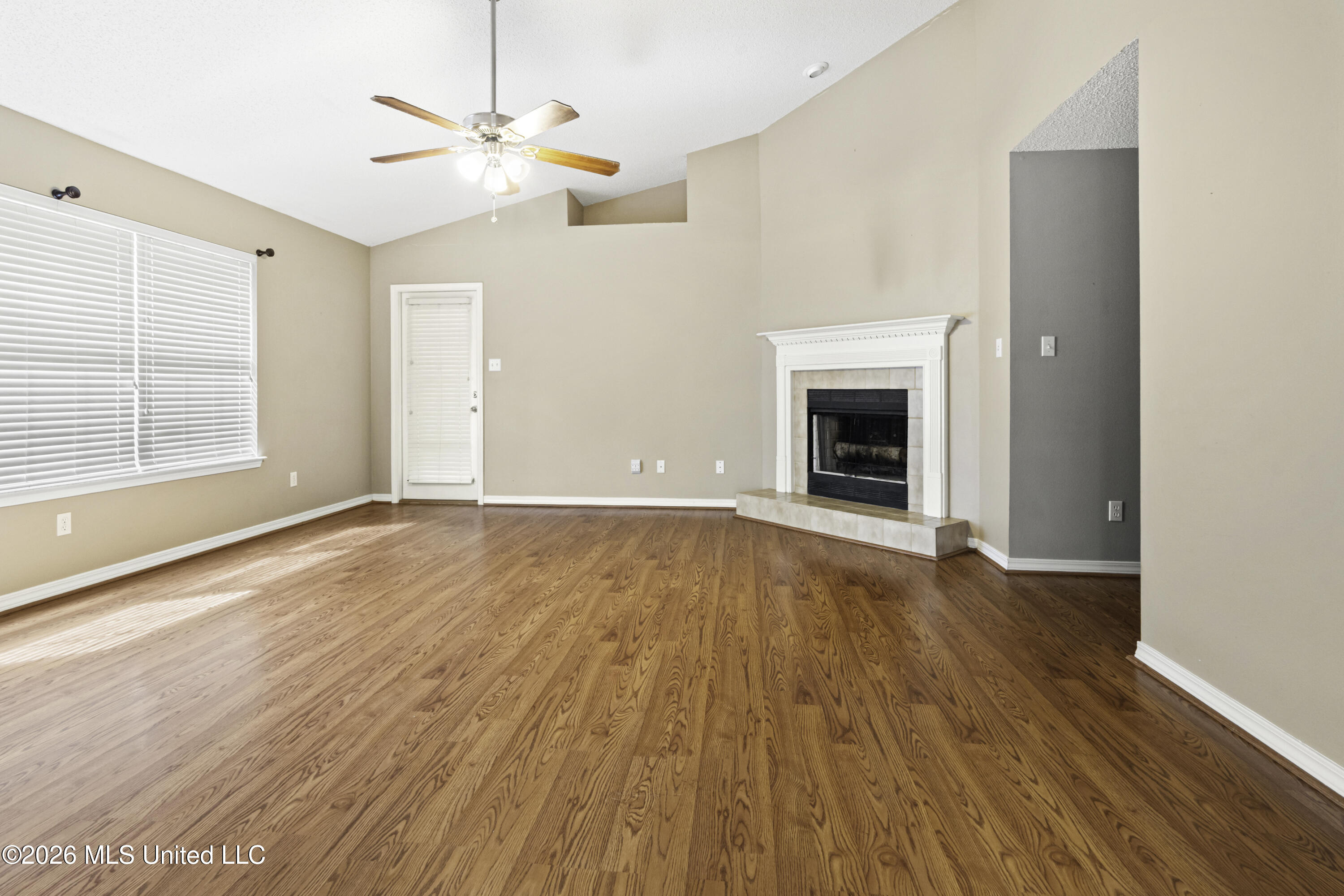 9534 Laa La Court Property Photo 5