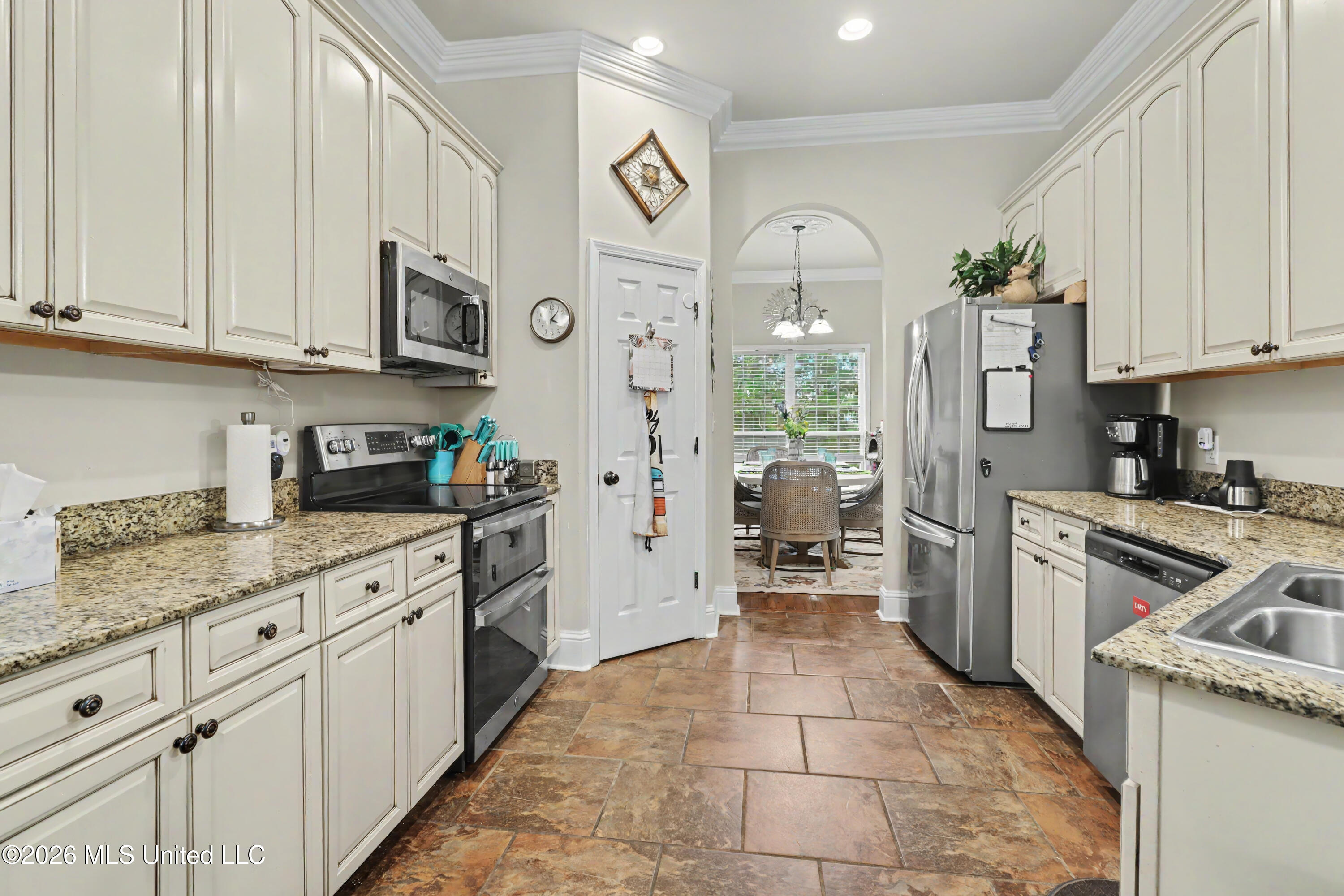 14712 Dismuke Drive Property Photo 6