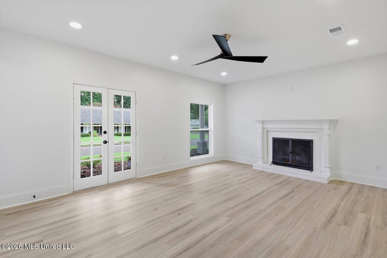 110 Honeysuckle Lane Property Photo 9