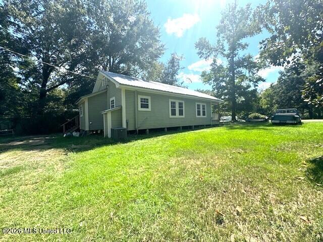 7 Hall Property Photo 3