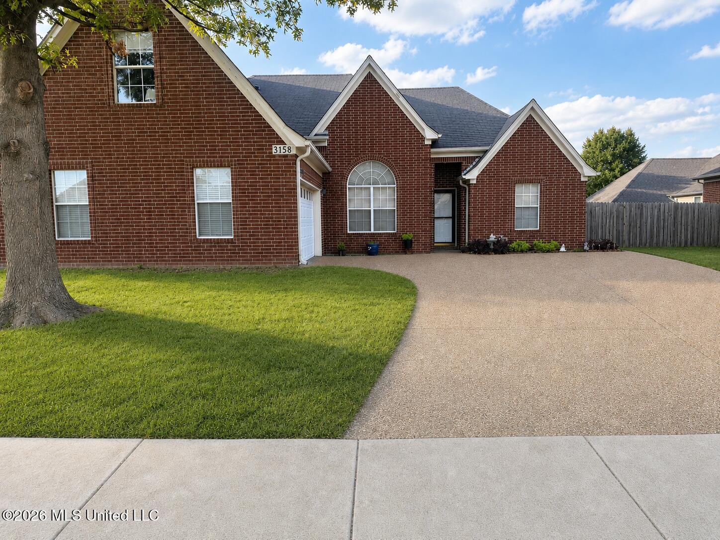 3158 S Pinetree Loop Property Photo 1