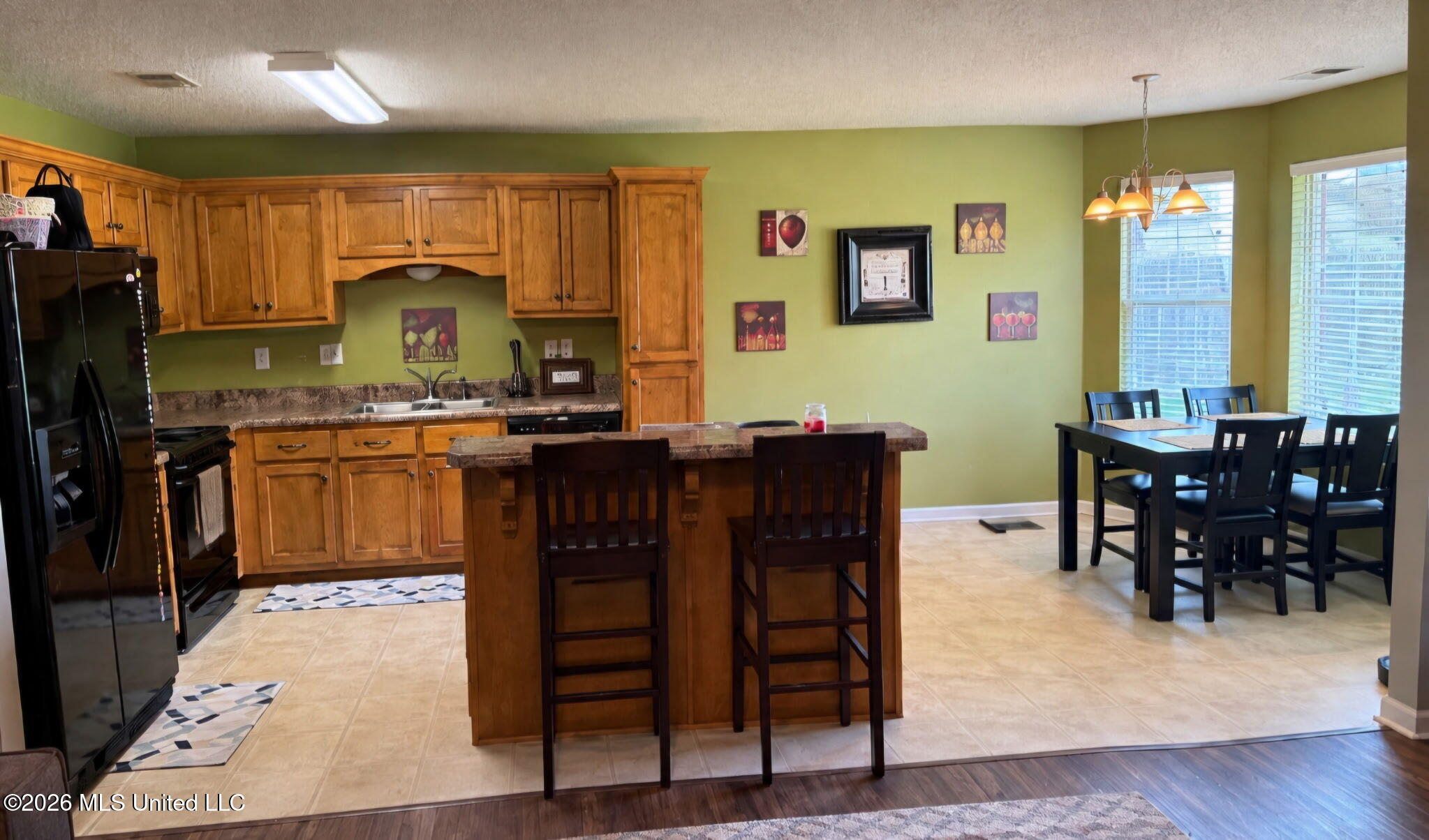 3158 S Pinetree Loop Property Photo 6
