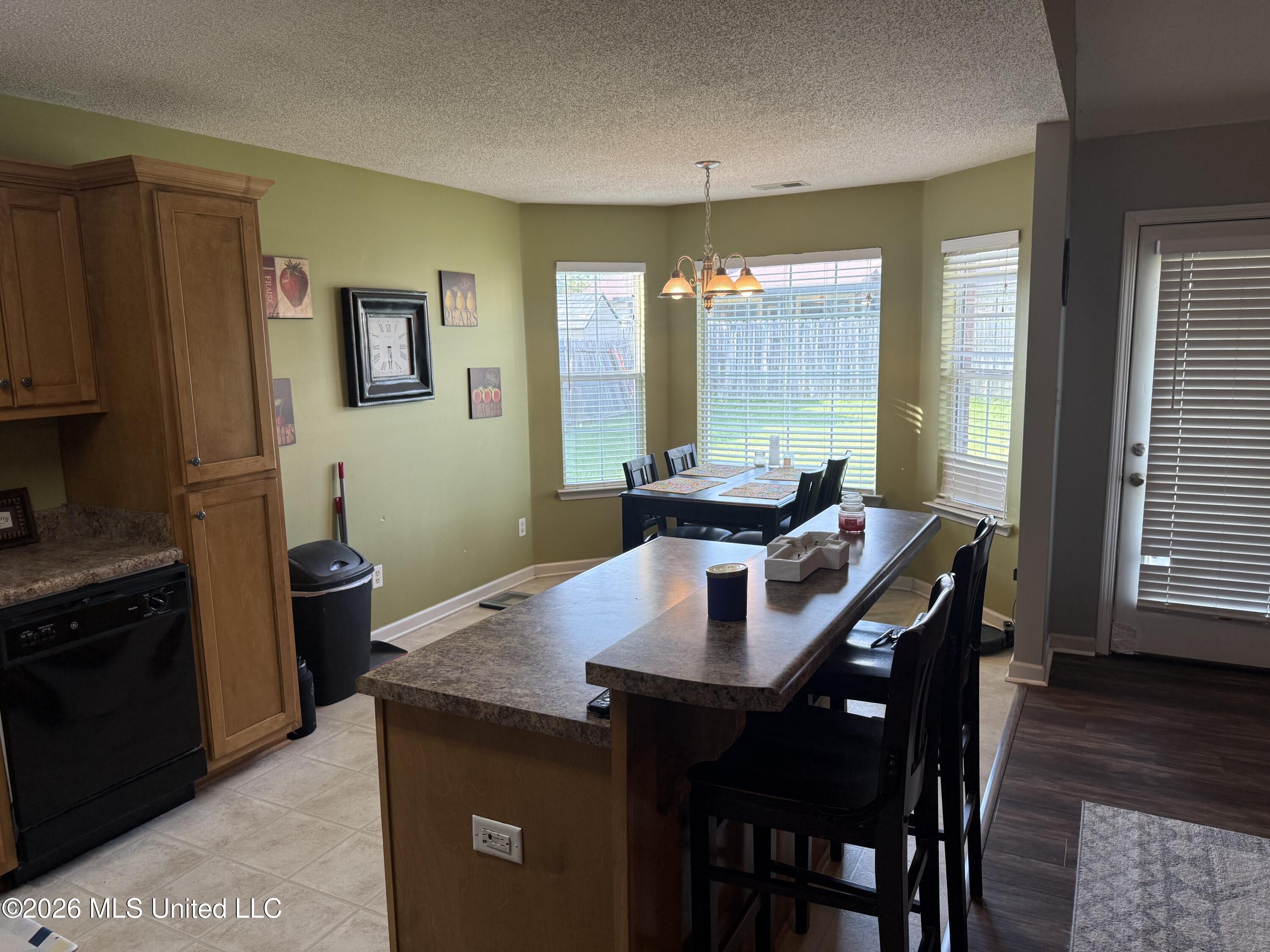 3158 S Pinetree Loop Property Photo 8