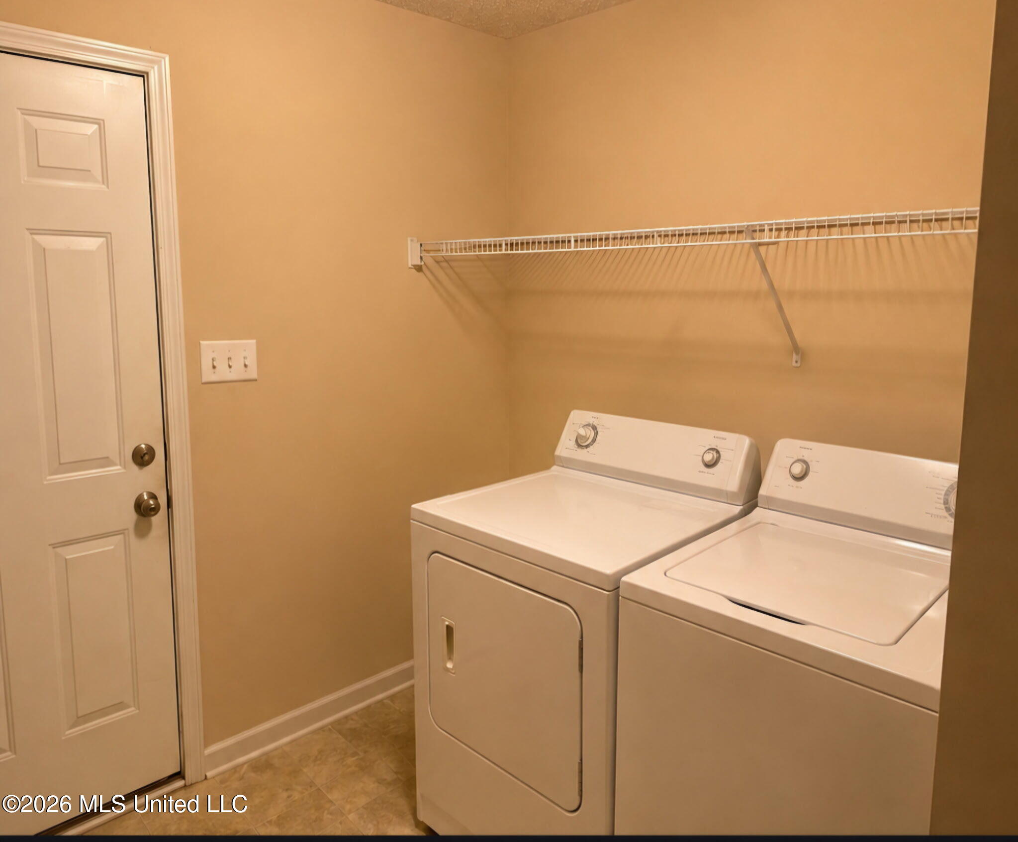 3158 S Pinetree Loop Property Photo 17