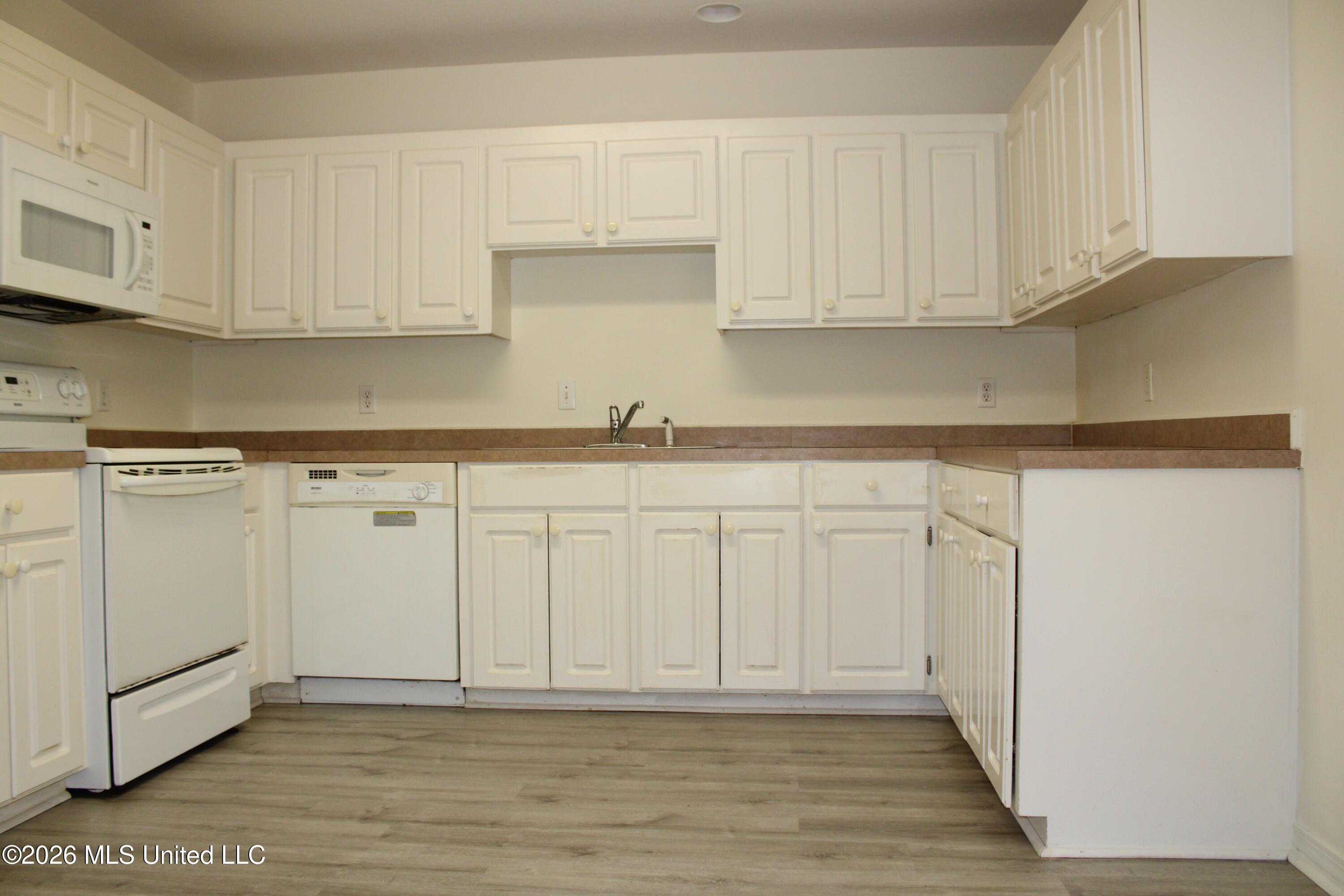 154 N Wind Ridge Lane Property Photo 10