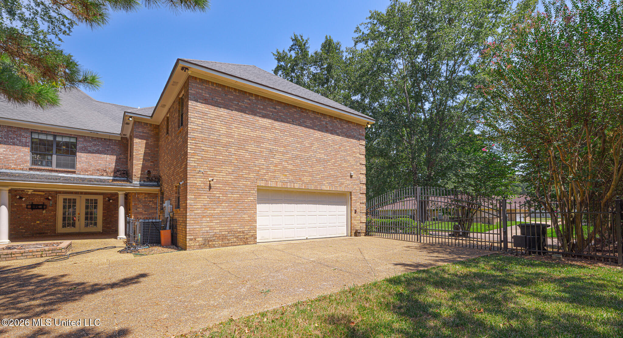6313 Cedarwood Drive Property Photo 8