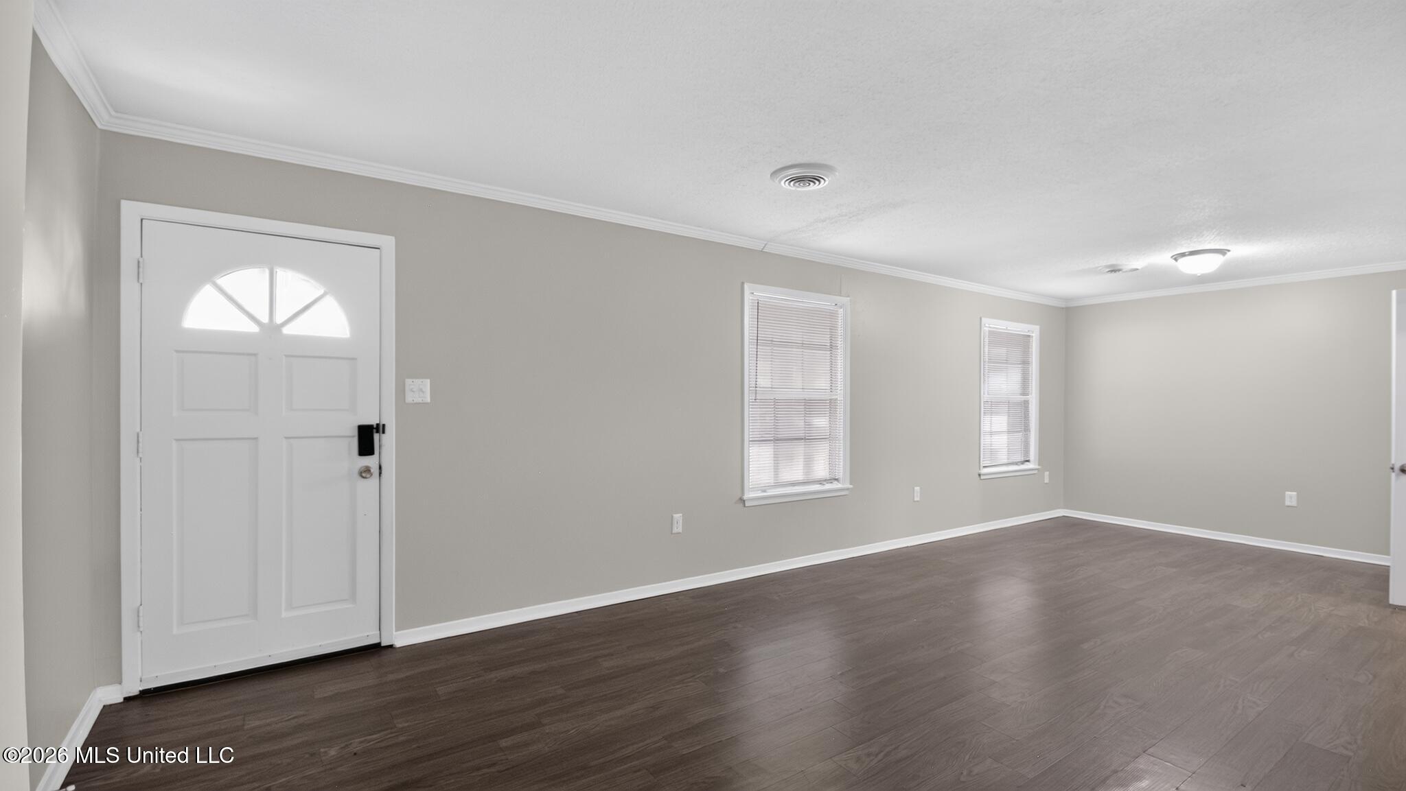 1217 Pineview Drive Property Photo 3