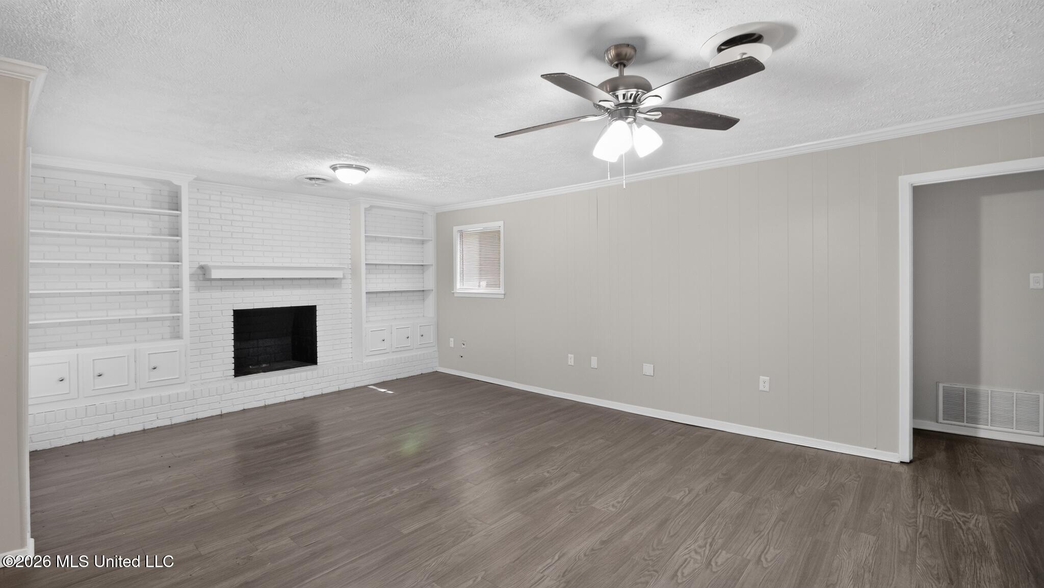 1217 Pineview Drive Property Photo 4