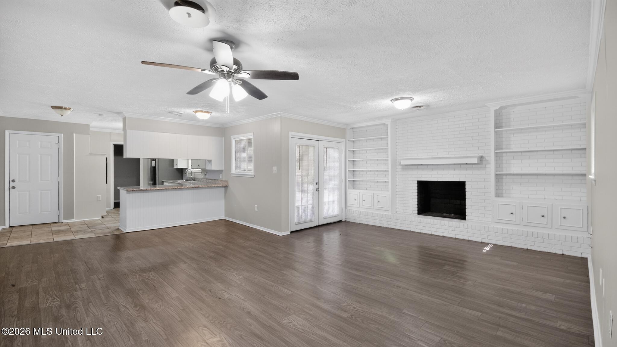 1217 Pineview Drive Property Photo 5