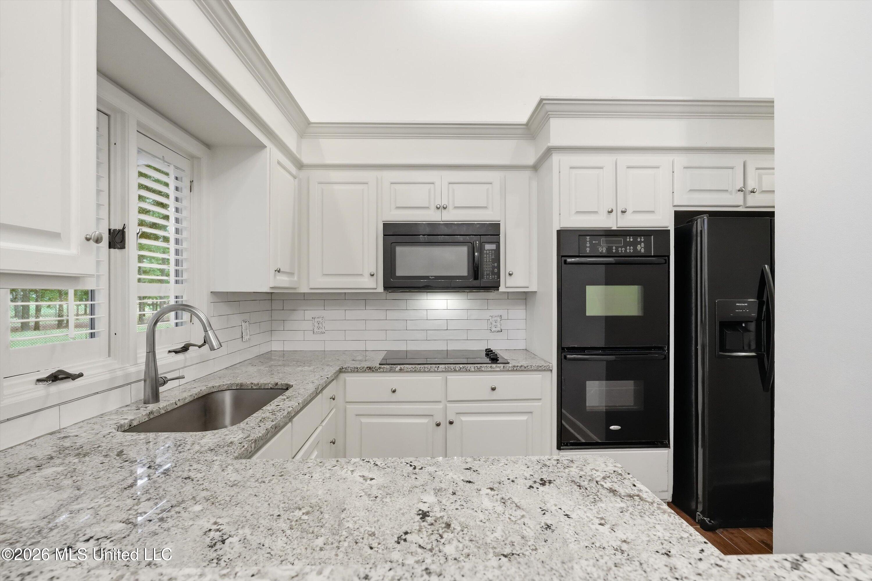 1012 Fairway Cove Property Photo 12