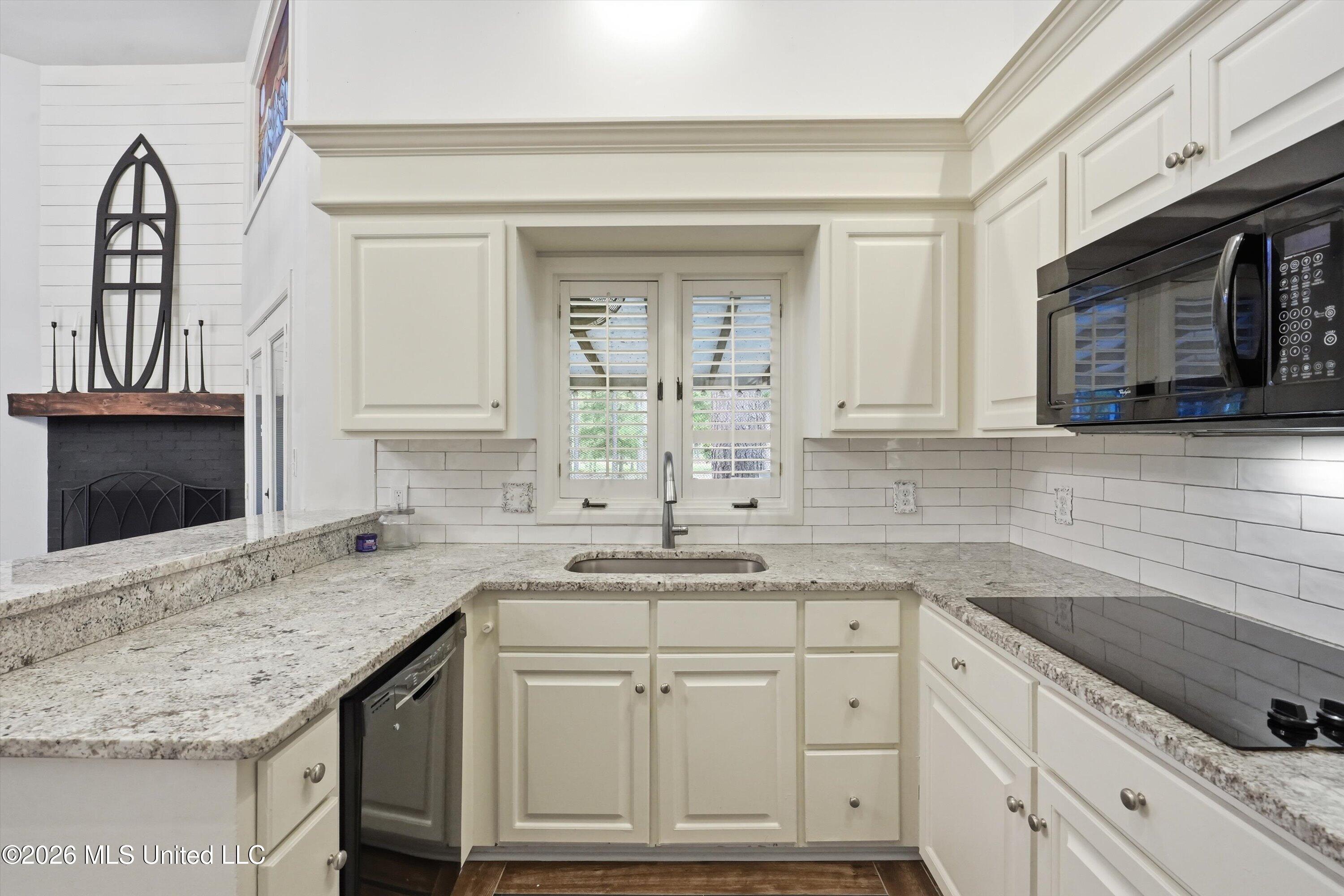 1012 Fairway Cove Property Photo 14