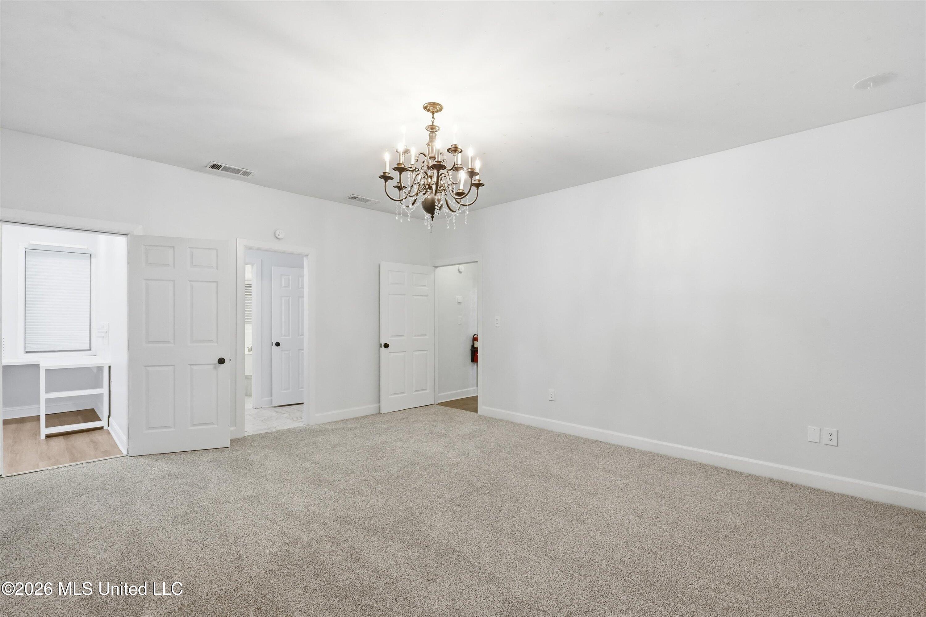 1012 Fairway Cove Property Photo 16